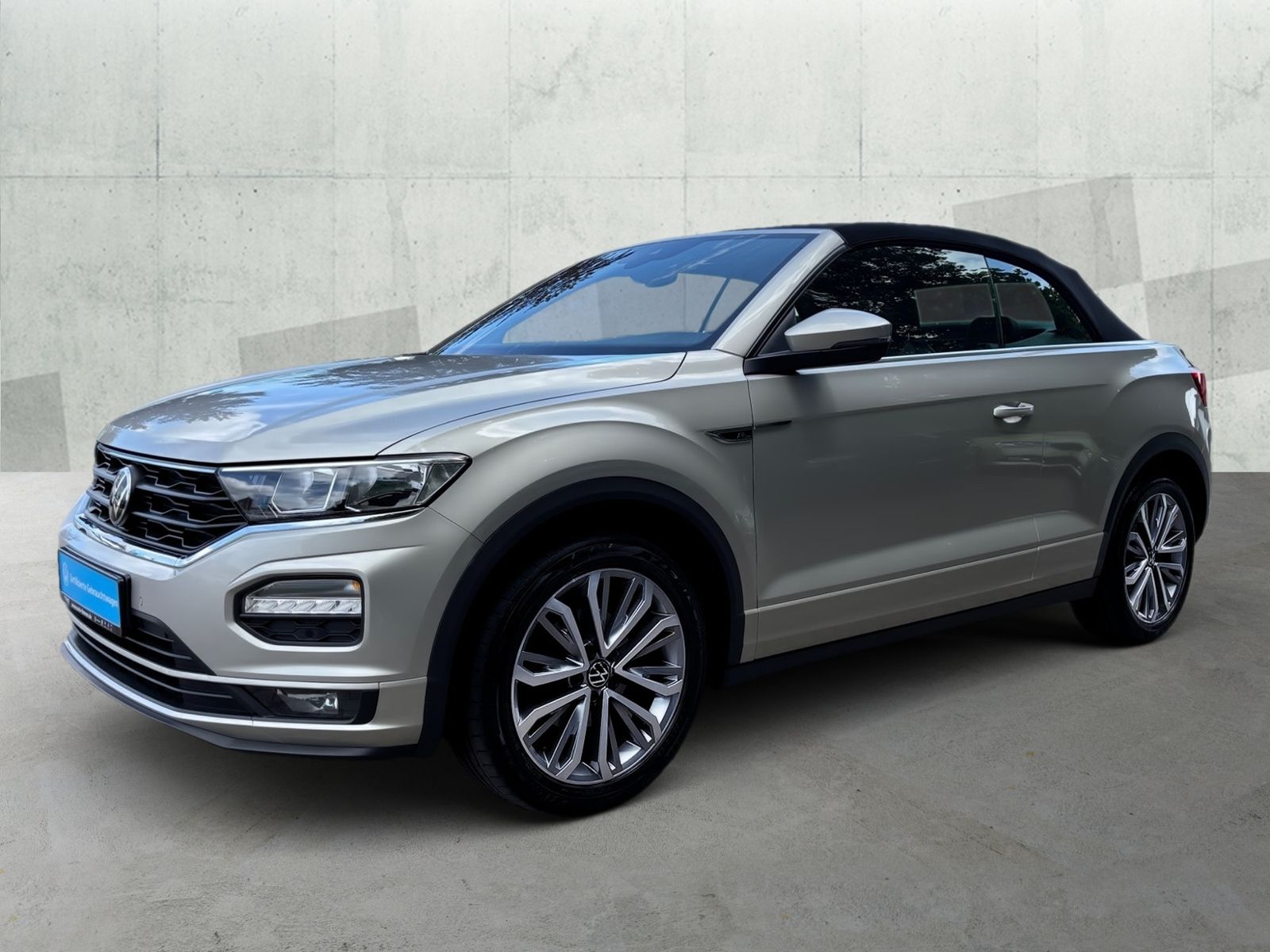 Volkswagen T-Roc R-LINE - Samsaru's Car Outlet