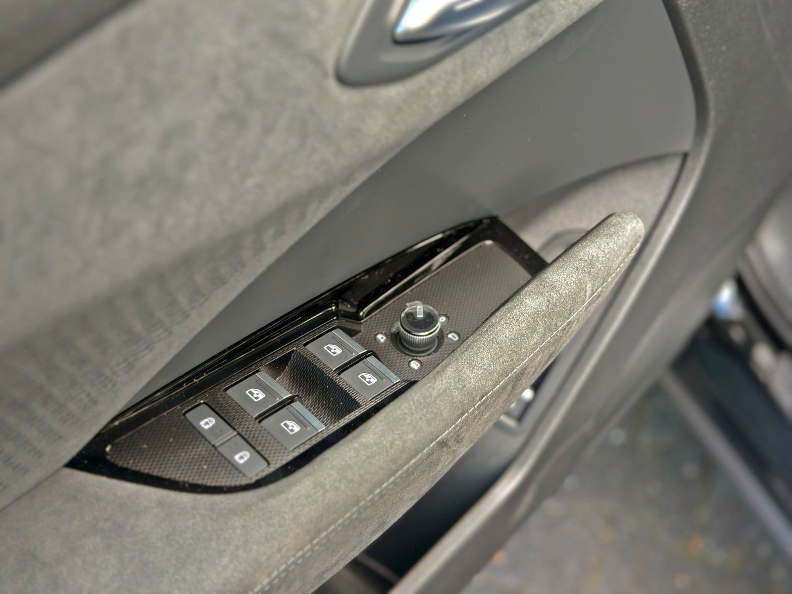 Audi Q3 SUV e-hybrid AHK S-LINE PANO TECH PRO MATRIX