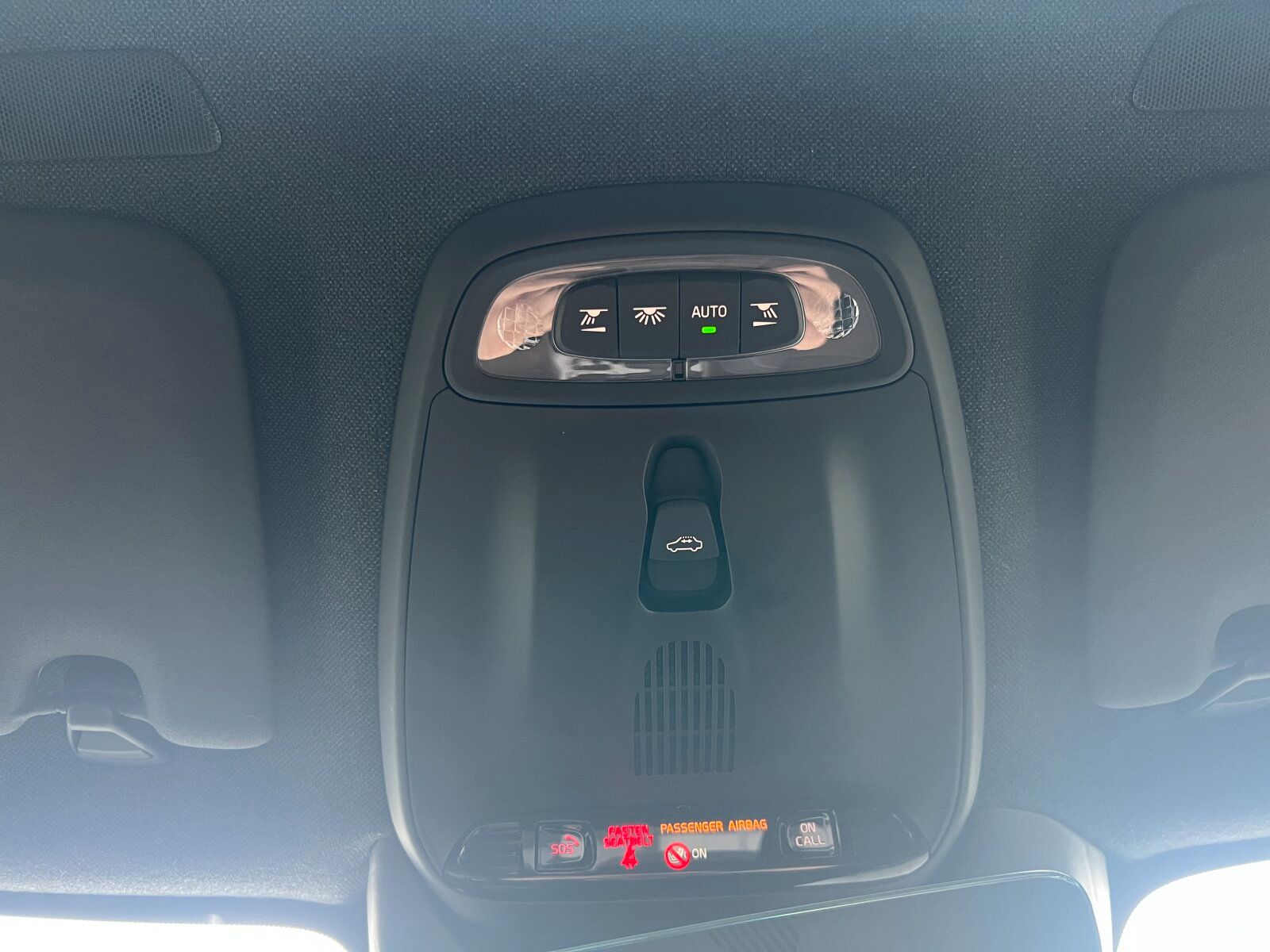 Volvo XC40 T4 Ultimate Dark AHK|PANO|CONNECT|LED|