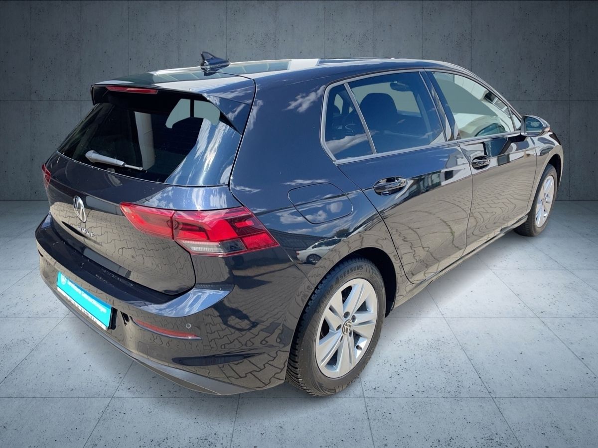 Volkswagen Golf Life 2.0 TDI DSG - Samsaru's Car Outlet
