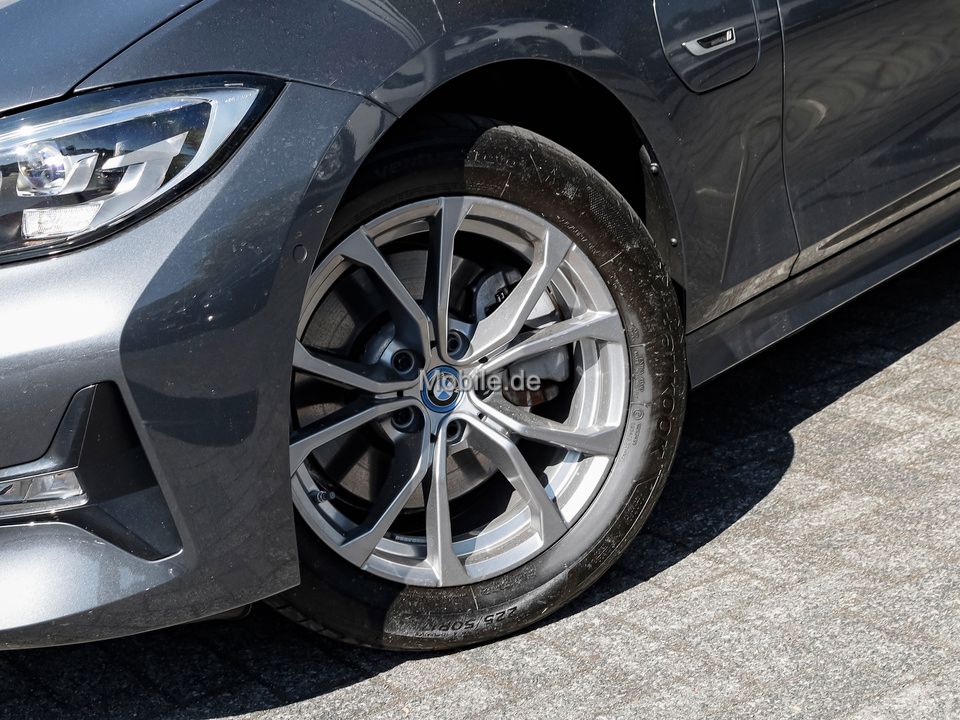 BMW 320e Sport Line Automatik - Samsaru's Car Outlet