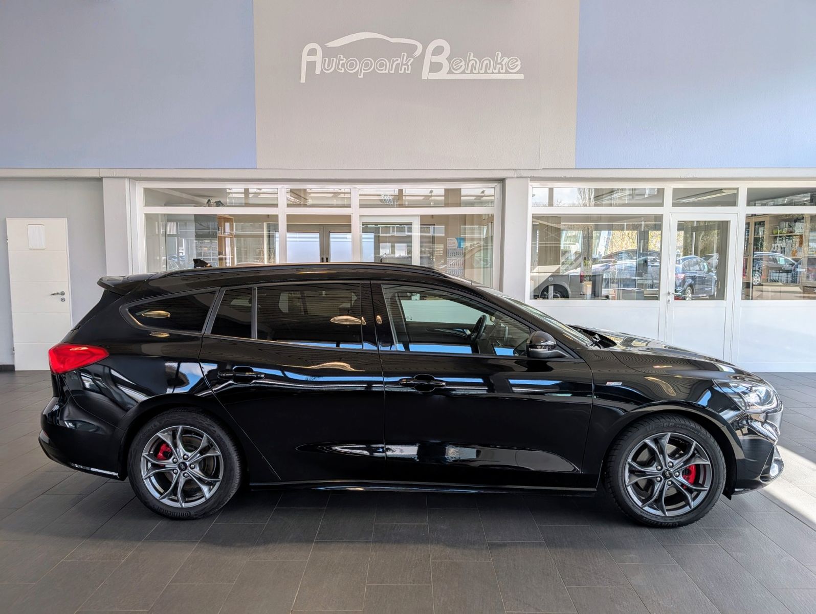 Ford Focus TDCi ST-Line X - Samsaru's Car Outlet