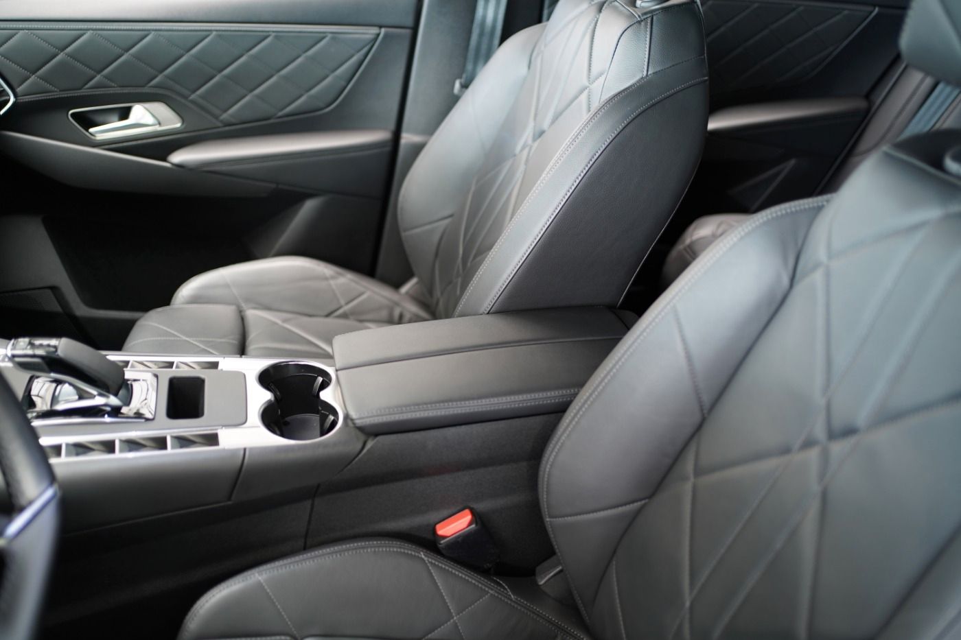 DS Automobiles DS7 Crossback E-Tense 4x4 300 Ligne Noire