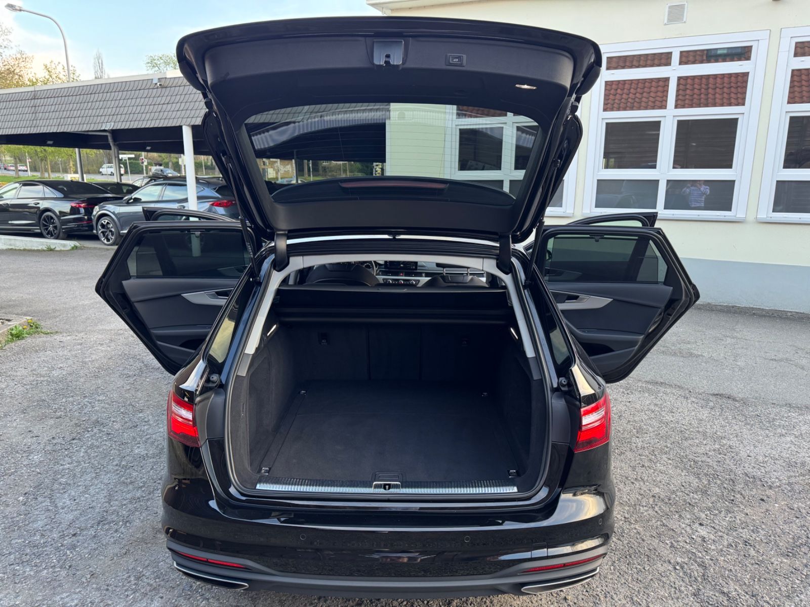 Audi A4 Avant 35 TDI - Samsaru's Car Outlet