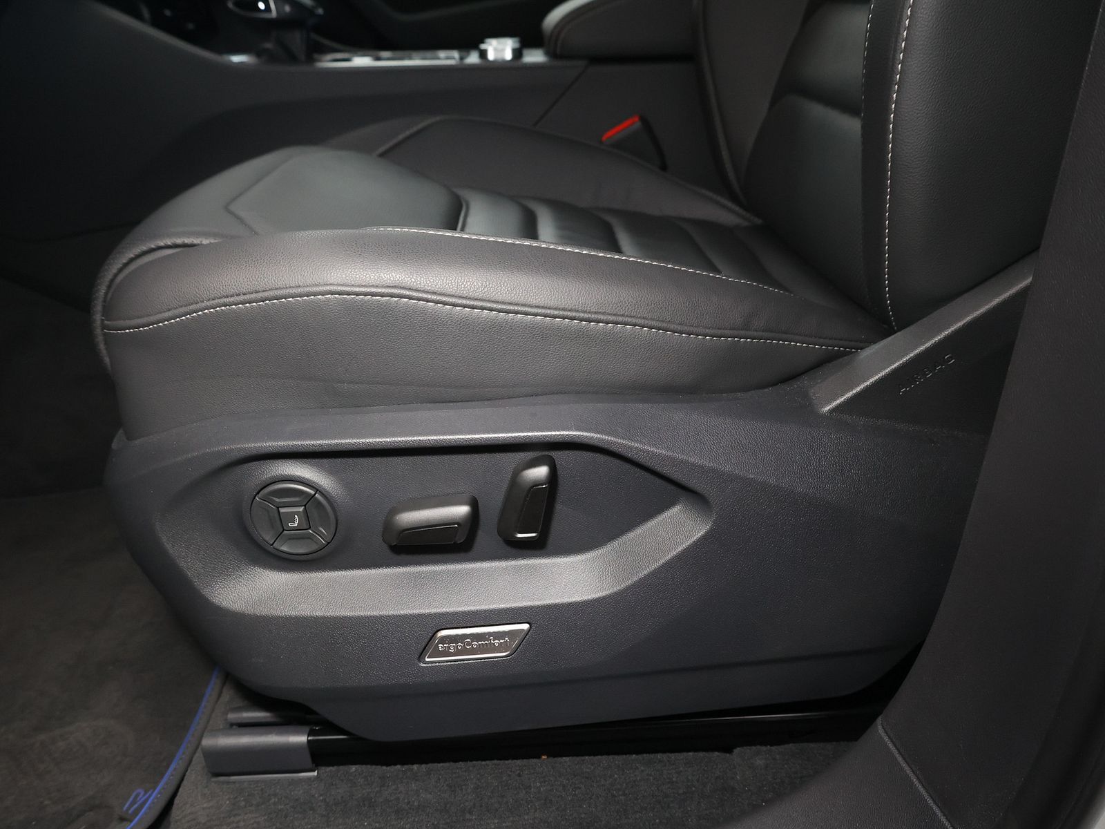 Volkswagen Touareg R 3.0 TSI R Plug-In - Samsaru's Car Outlet