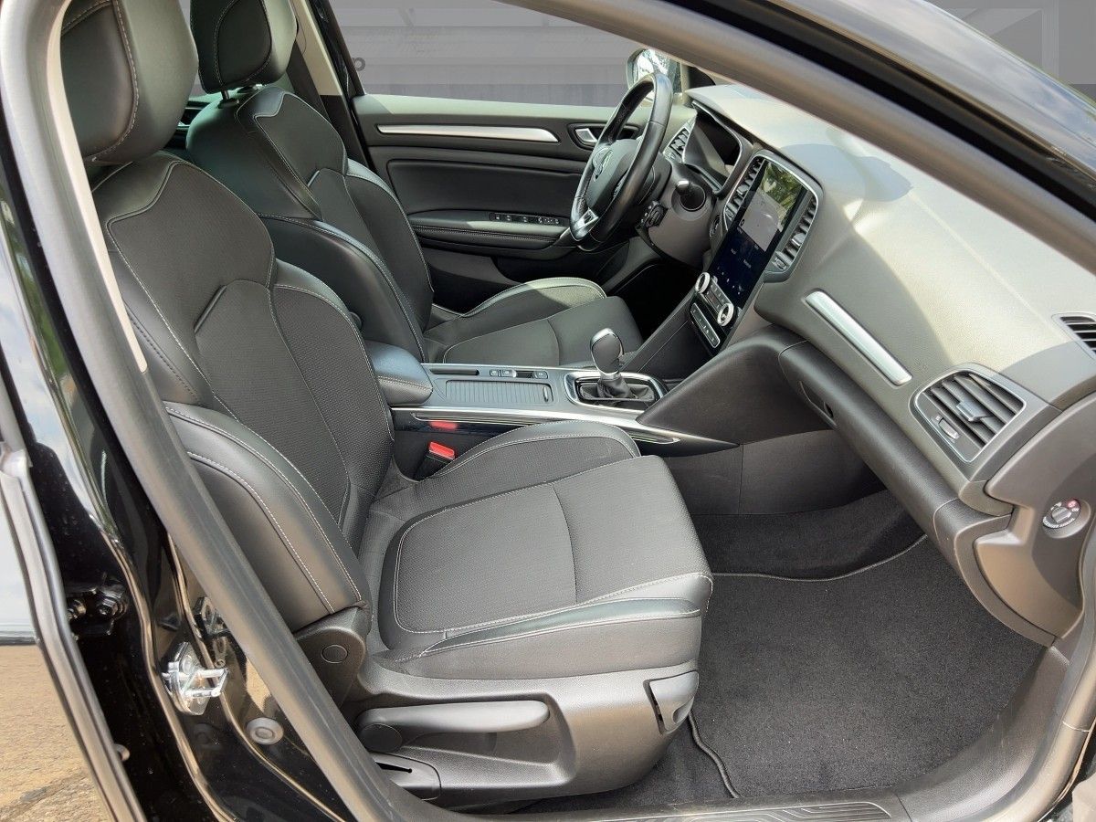 Renault Megane E-TECH INTENS PLUG-IN - Samsaru's Car Outlet