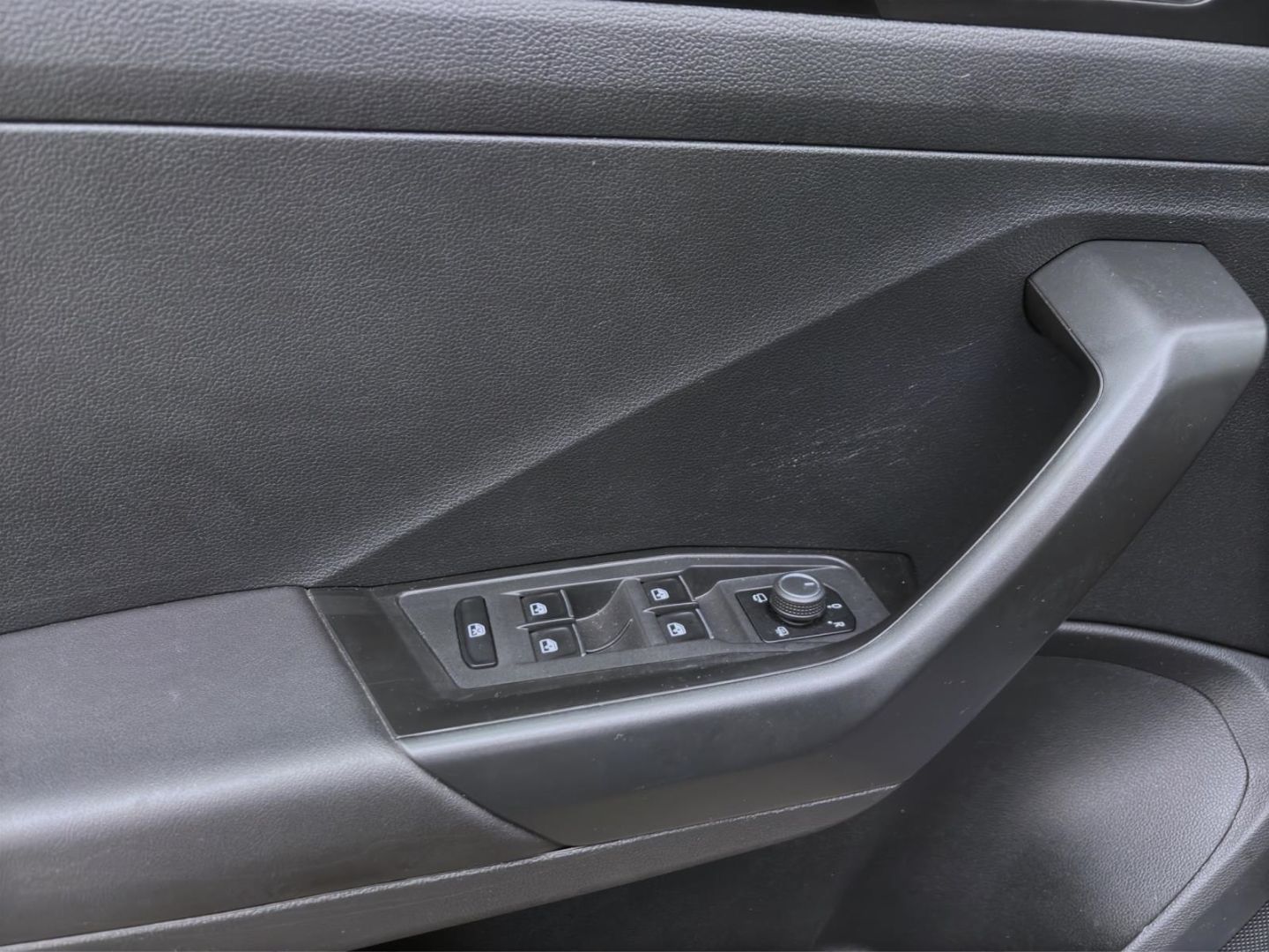 Volkswagen T-Roc 4M R - Samsaru's Car Outlet