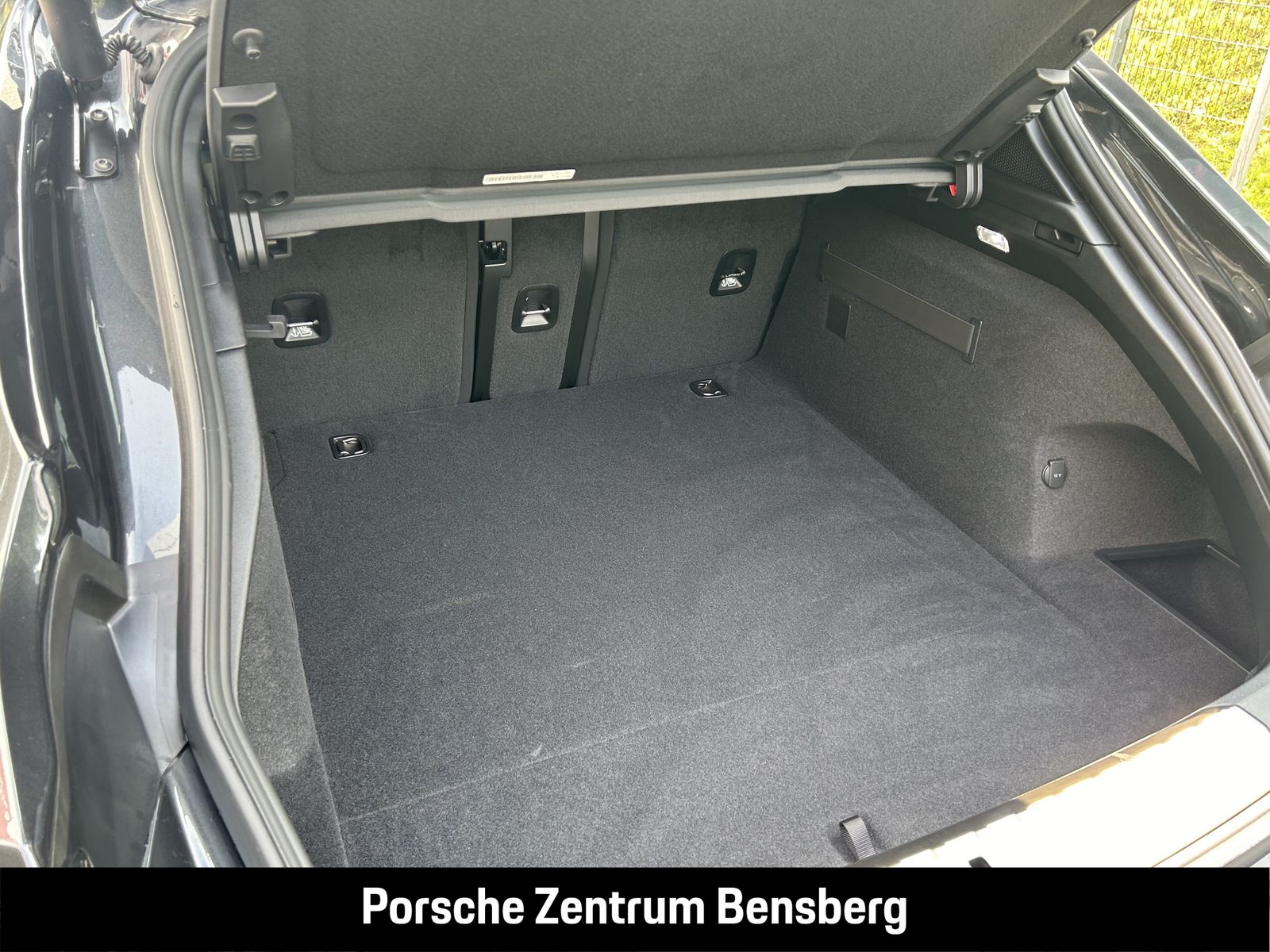 Porsche Taycan 4 Cross Turismo