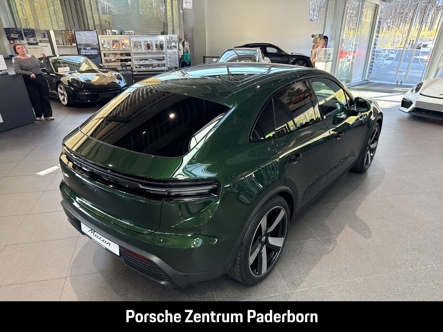 Porsche Macan 4 - Samsaru's Car Outlet