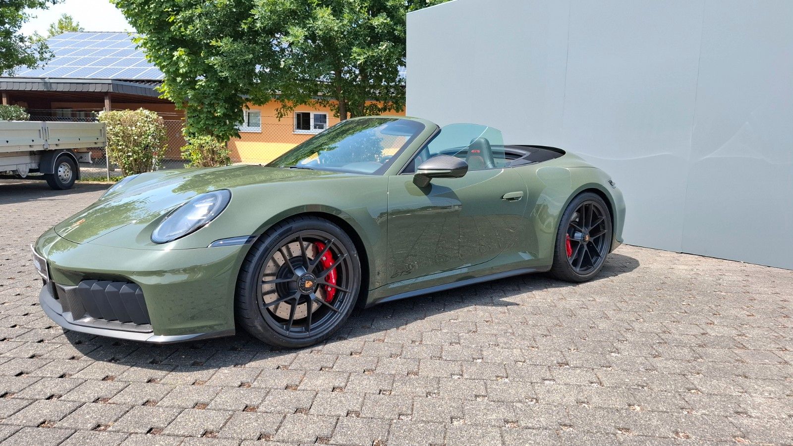 Porsche 992.2 911 Carrera 4 GTS T-Hybrid Cabriolet