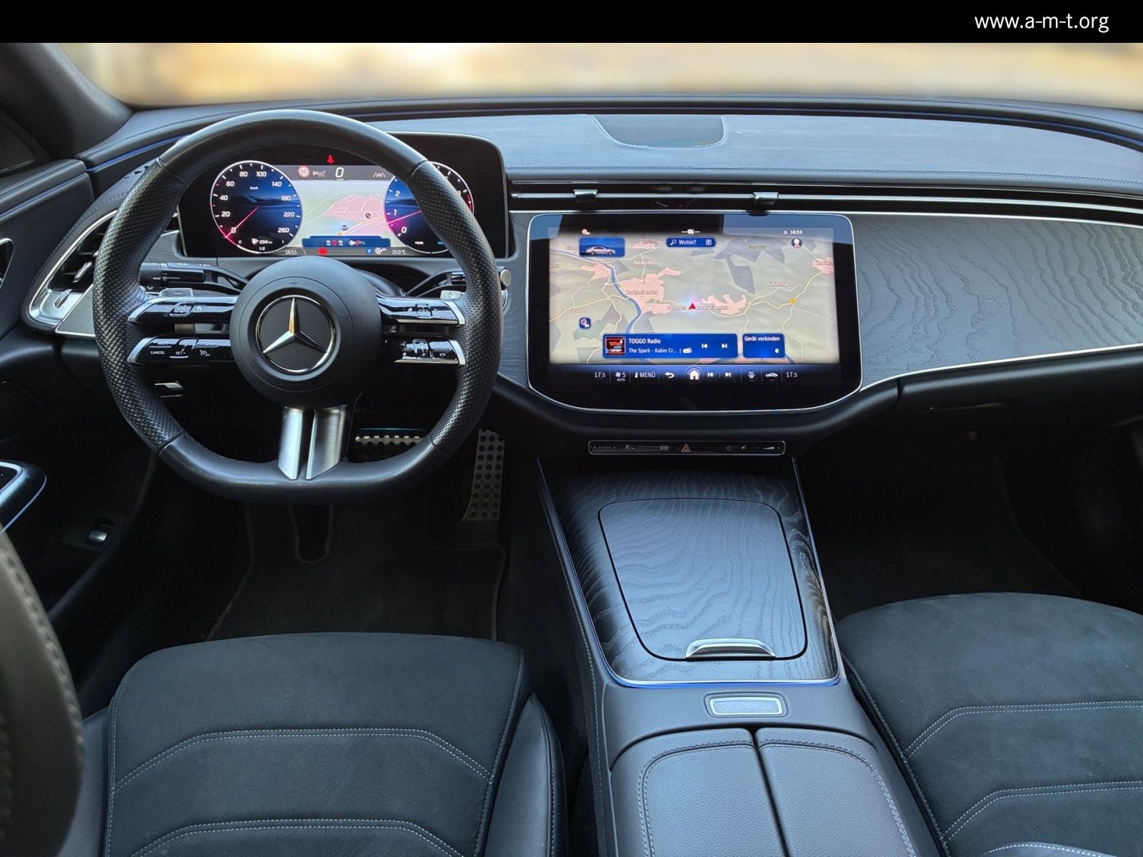 Mercedes-Benz E 200 AMG Line - Samsaru's Car Outlet