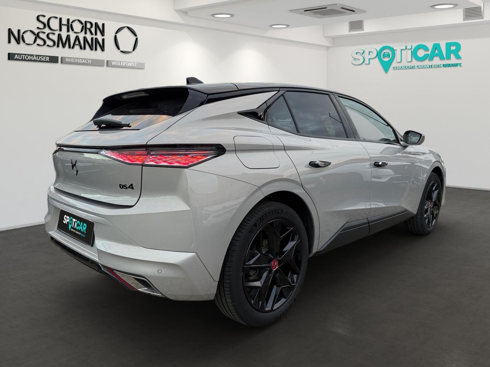 DS Automobiles DS 4 PERFORMANCE LINE + PT130 AUT.,1.HAND,NAVI,R