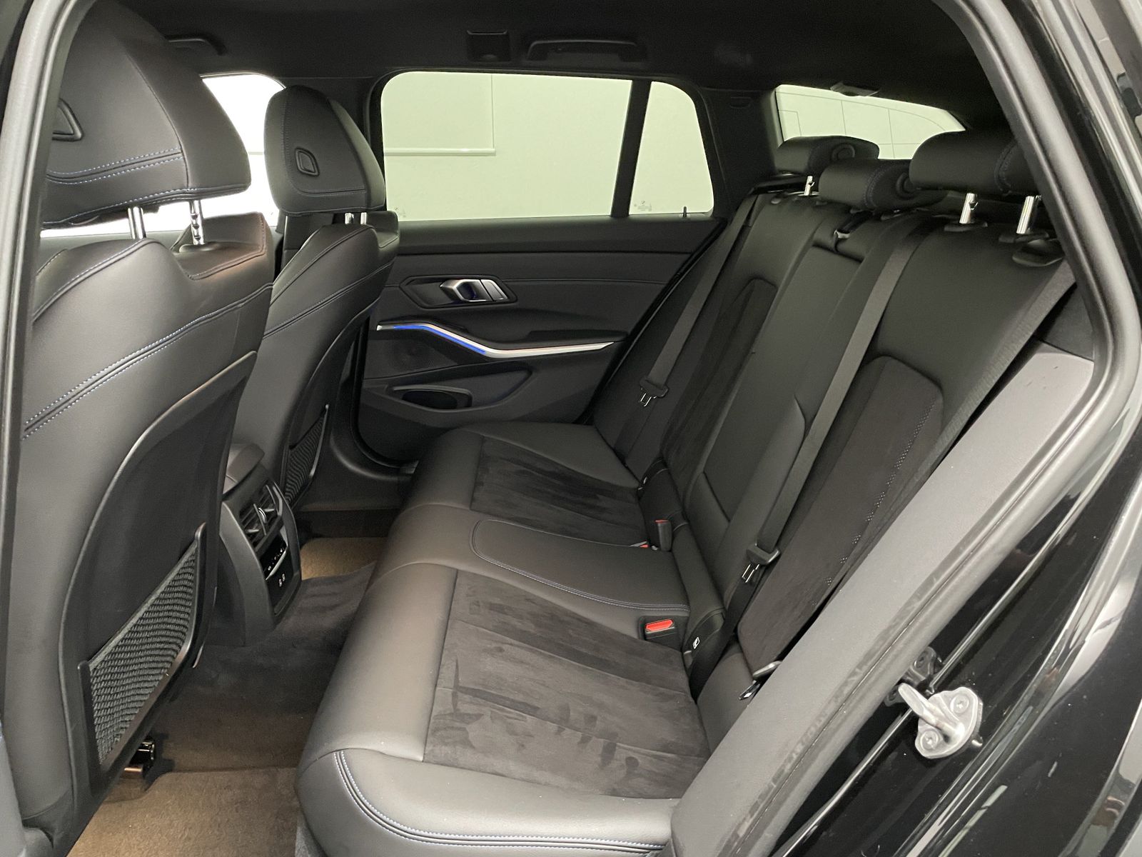 BMW 330d Tour. M Sport - Samsaru's Car Outlet