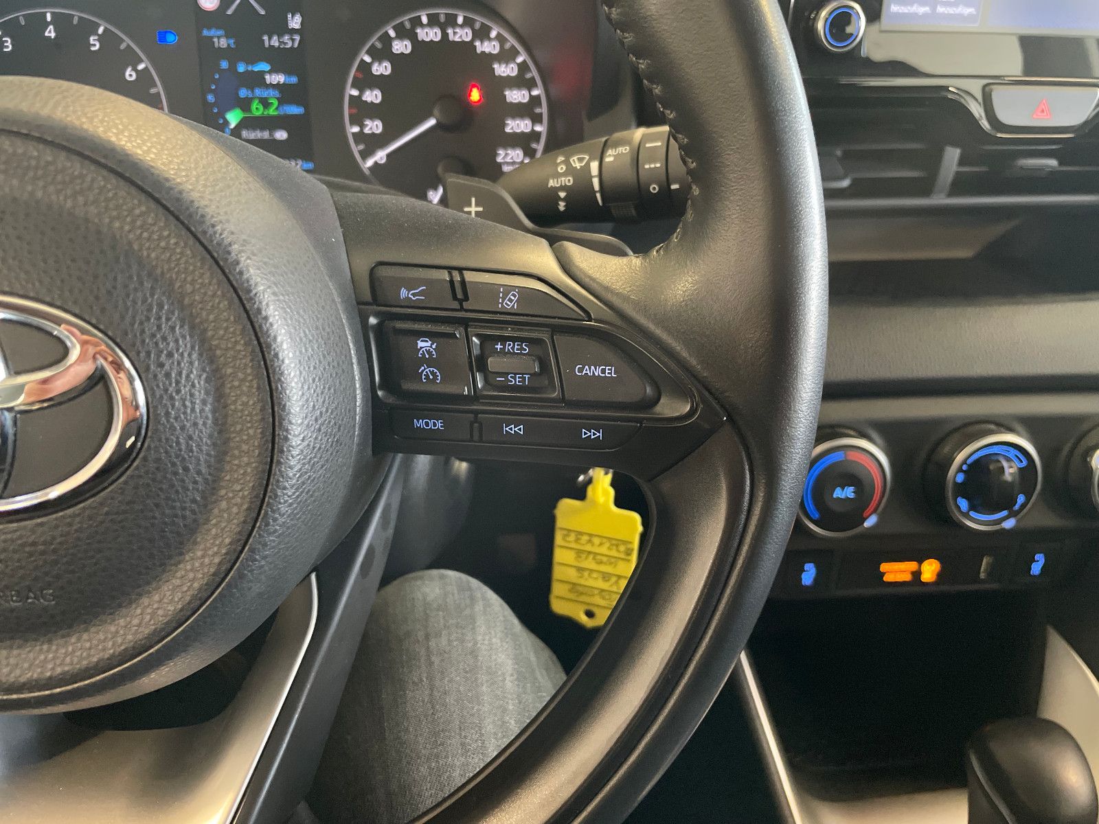 Toyota Yaris Comfort - Samsaru's Car Outlet