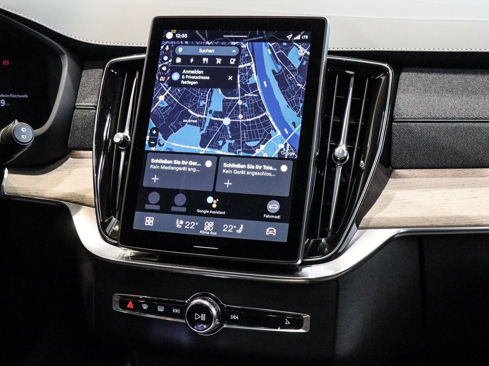 Volvo XC90 T8 AWD Ultra Dark Reskin NP:100.380,-//AHK/