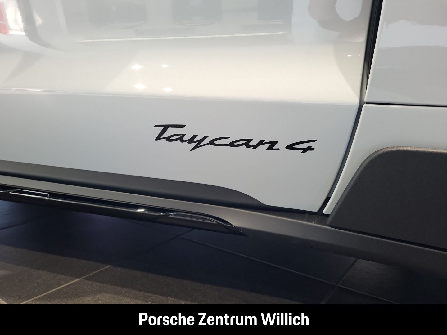 Porsche Taycan 4 Cross Turismo InnoDrive Surround-View