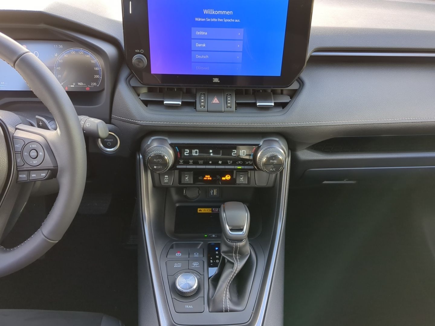 Toyota RAV 4 Plug-in Hybrid 2.5 VVT-i - Samsaru's Car Outlet