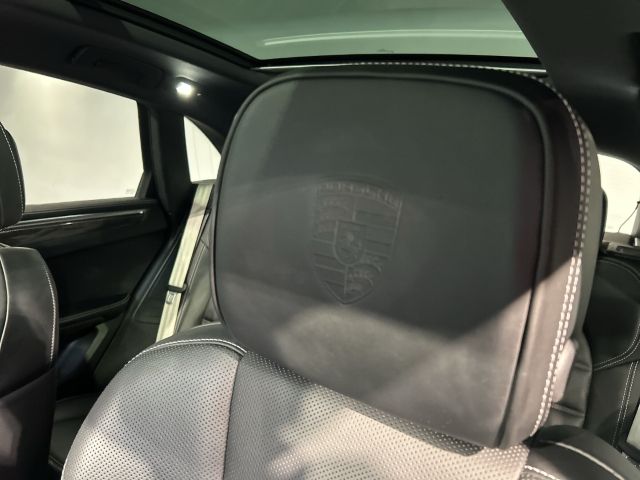Porsche Macan T - Samsaru's Car Outlet
