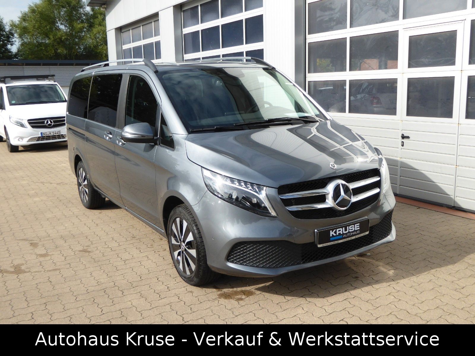 Mercedes-Benz V 220 d EDITION LANG - Samsaru's Car Outlet