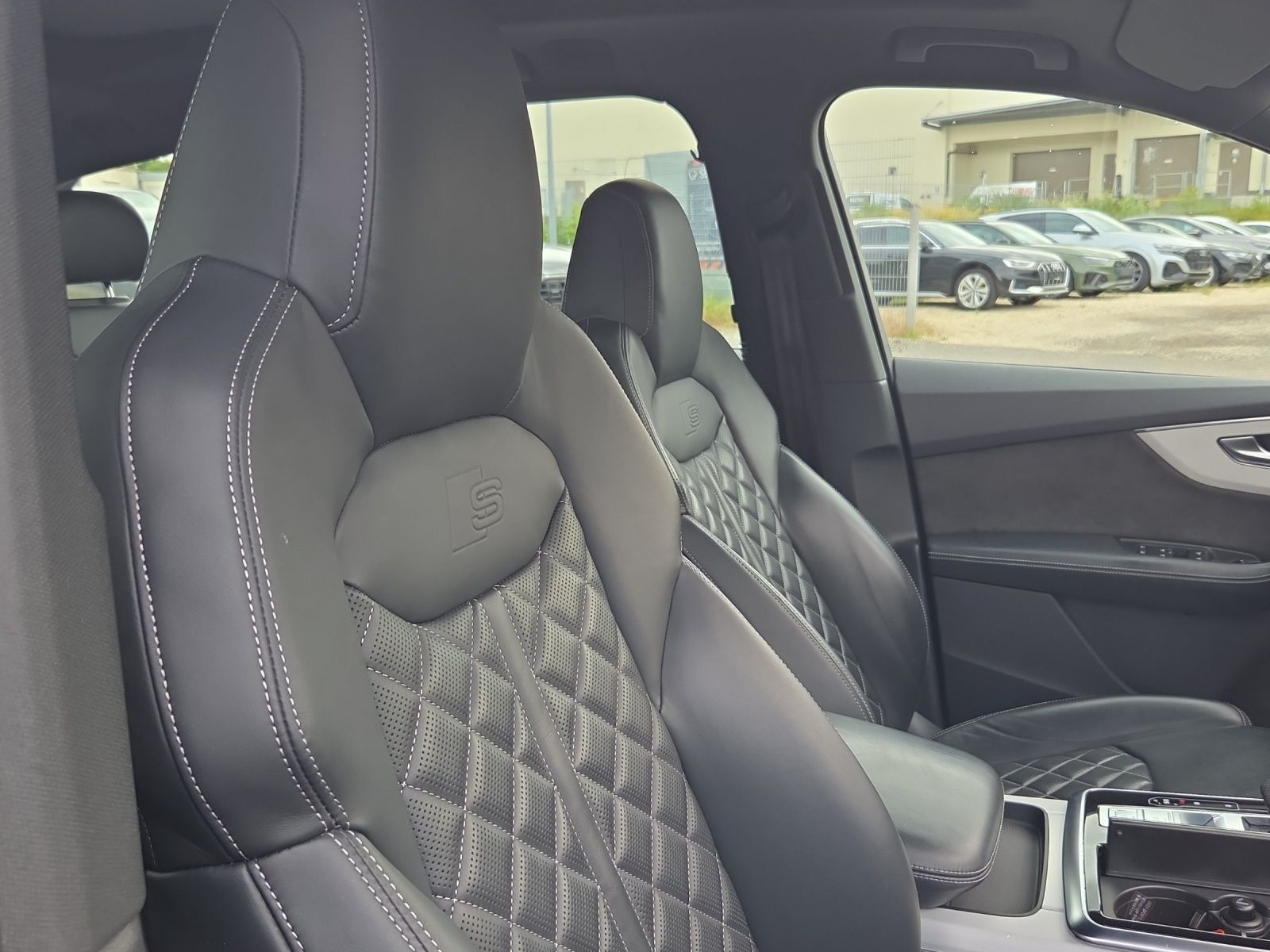 Audi SQ7 SUV TFSI S line*Navi*Matrix*HUD*B&O*AHK*PDC*