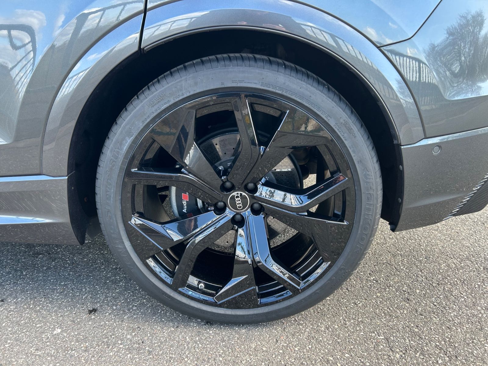 Audi RSQ8 DYN 4.0 TFSI Quattro TÜV-NEU-VMAX-2xCarbon