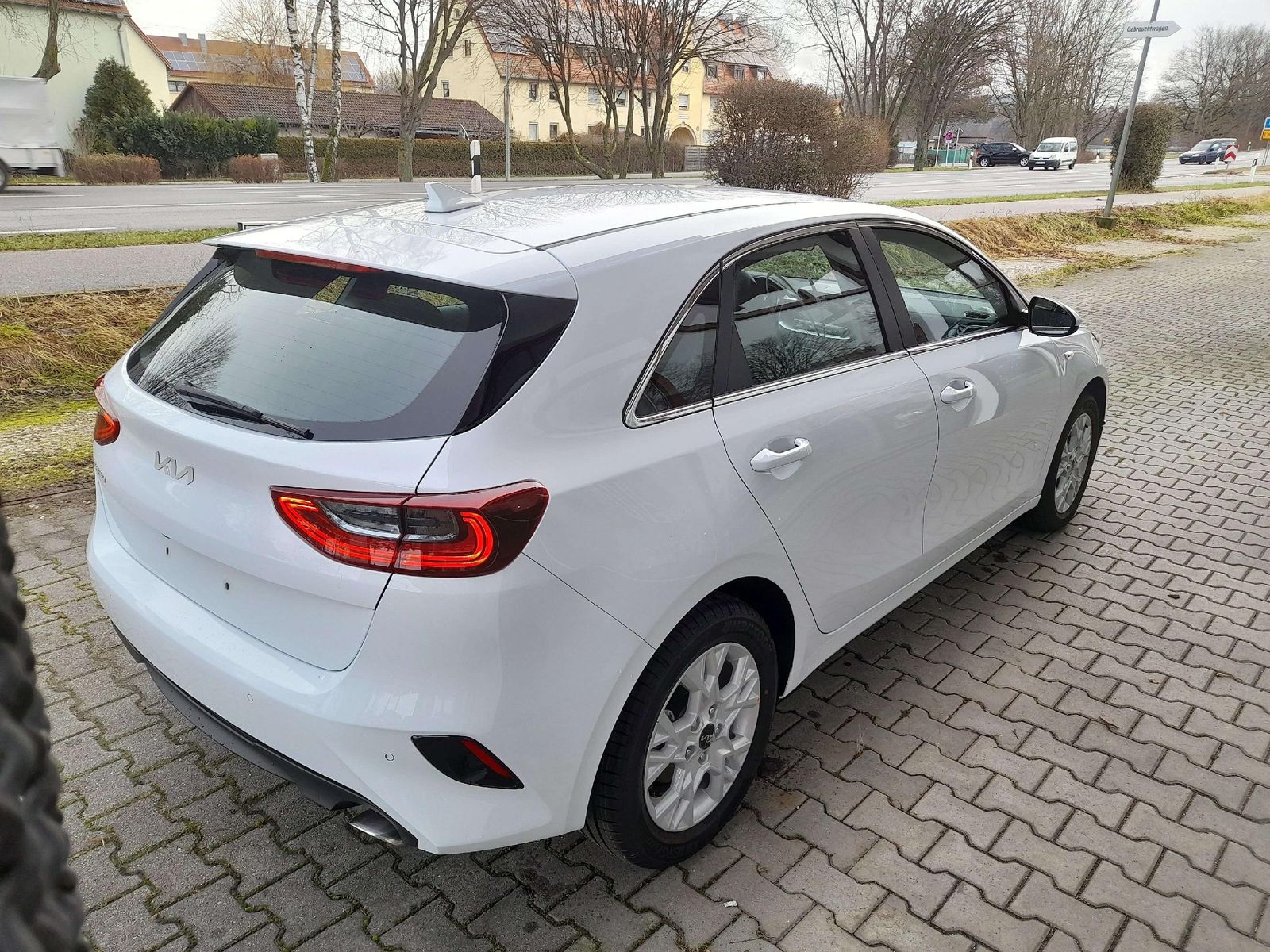 Kia Ceed Vision - Samsaru's Car Outlet