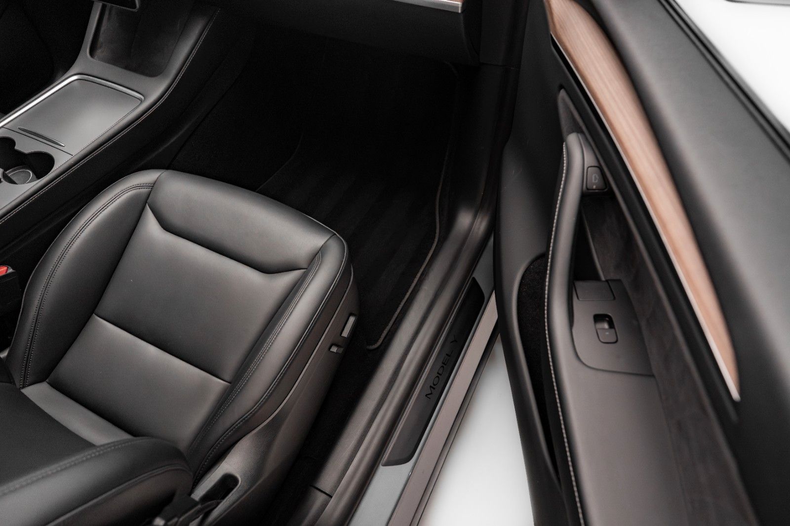 Tesla Model Y Long Range Dual AWD