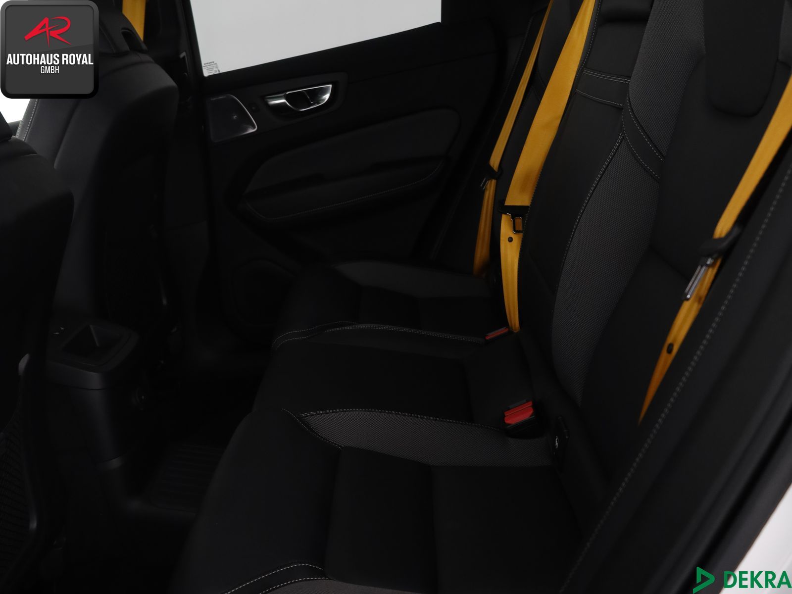 Volvo XC 60 T8 AWD STANDHEIZ,360GRAD,BOWERS+W,KEYLESS