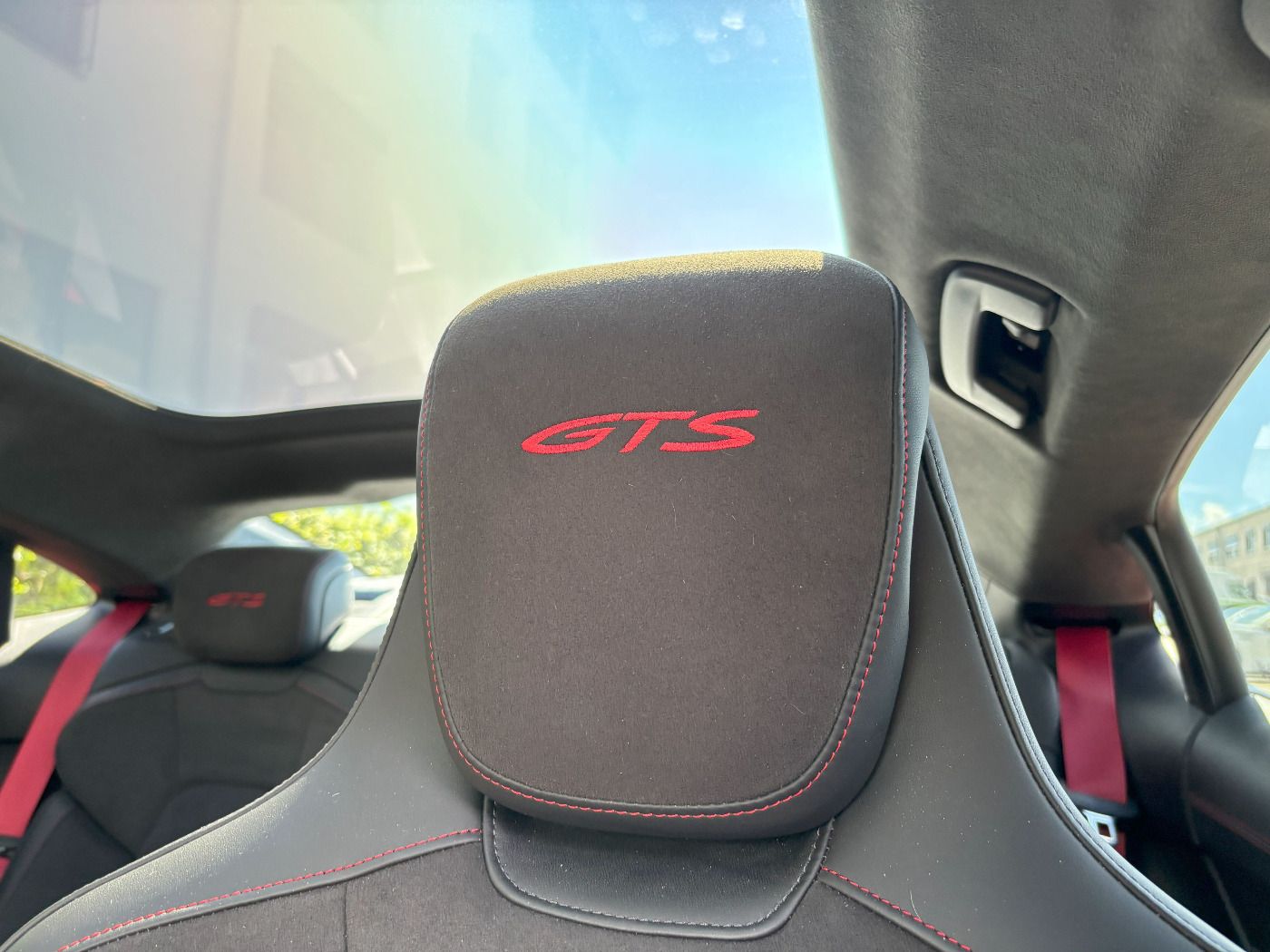 Porsche Taycan GTS | Panoramadach mit Sunshine Control |