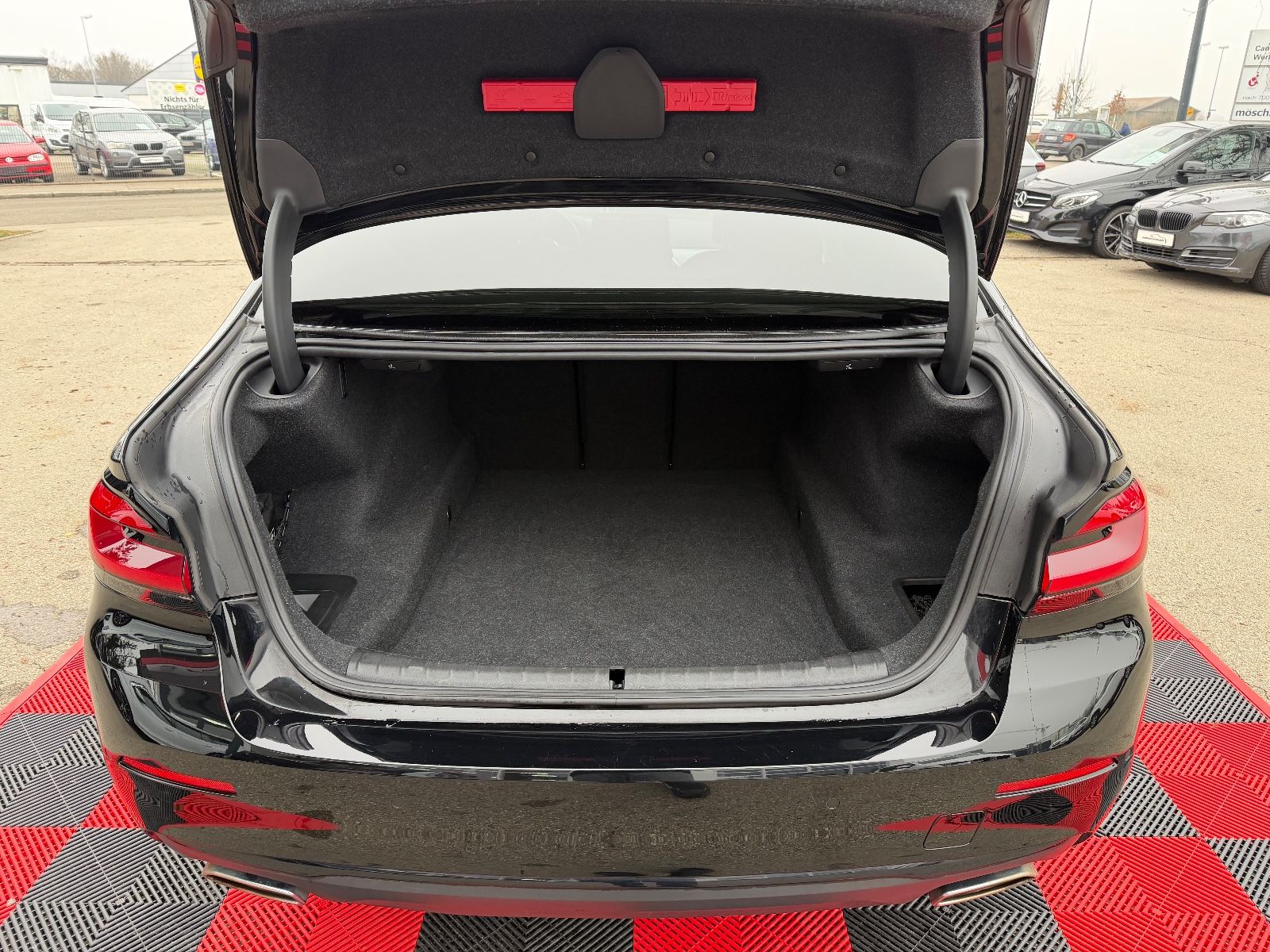 BMW 520D XDRIVE AUT.*LED*AHK*ACC*