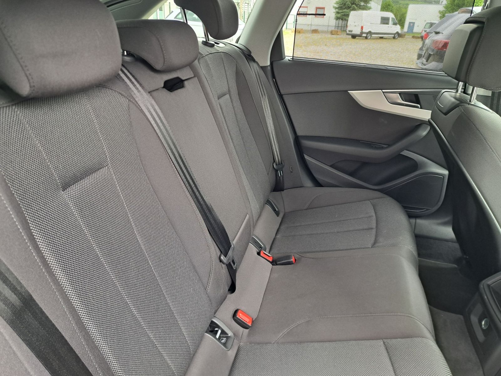 Audi A4 Avant 35 TDI - Samsaru's Car Outlet