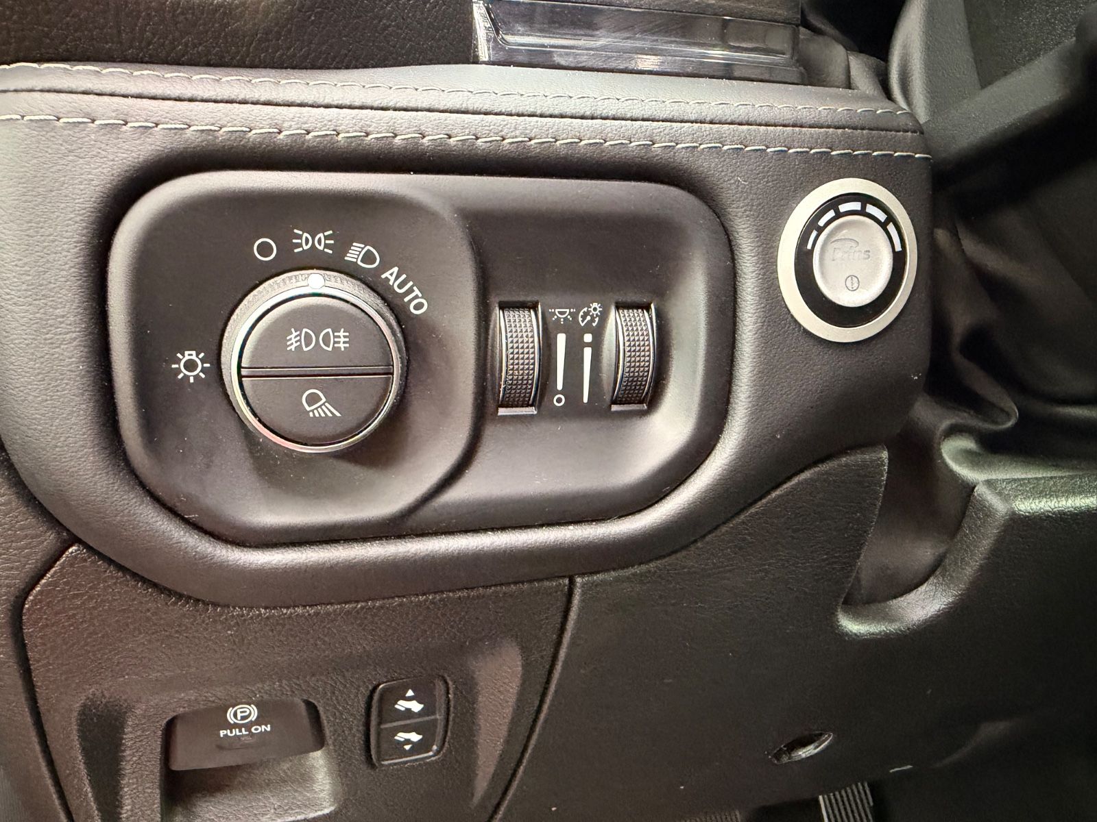 Dodge RAM 1500 5.7 4X4 LIMITED Night LPG Pano Head-Up