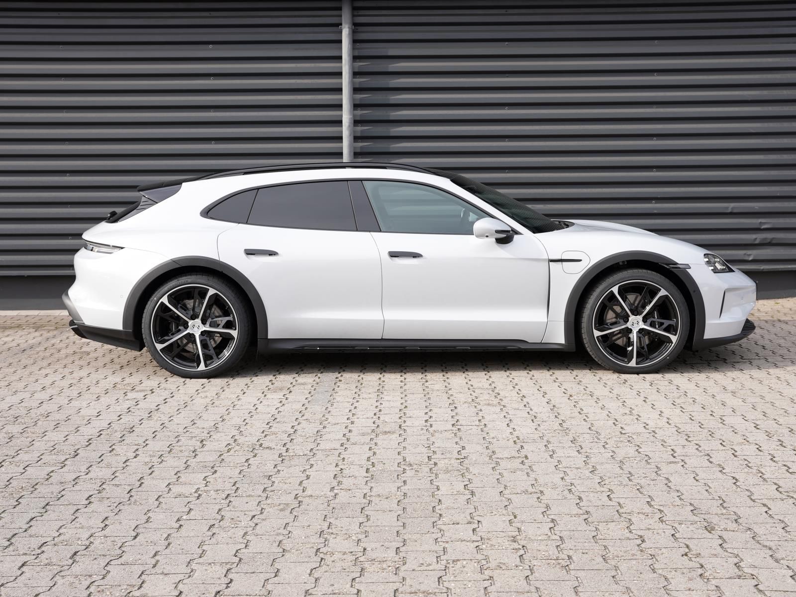 Porsche Taycan 4S Cross Turismo InnoDrive Surround-View