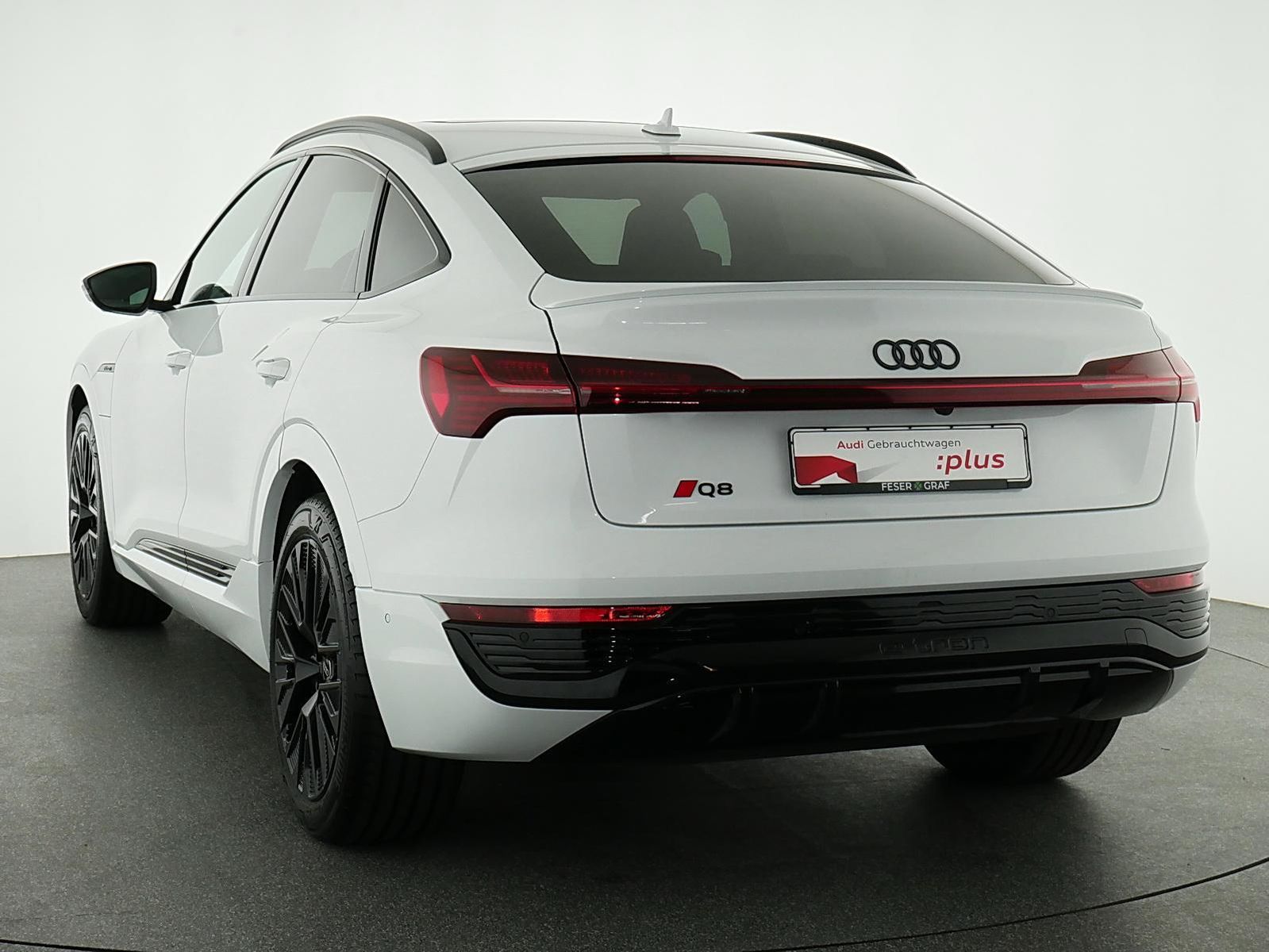 Audi Q8 Sportback S line 55 e-tron quattro - Samsaru's Car Outlet