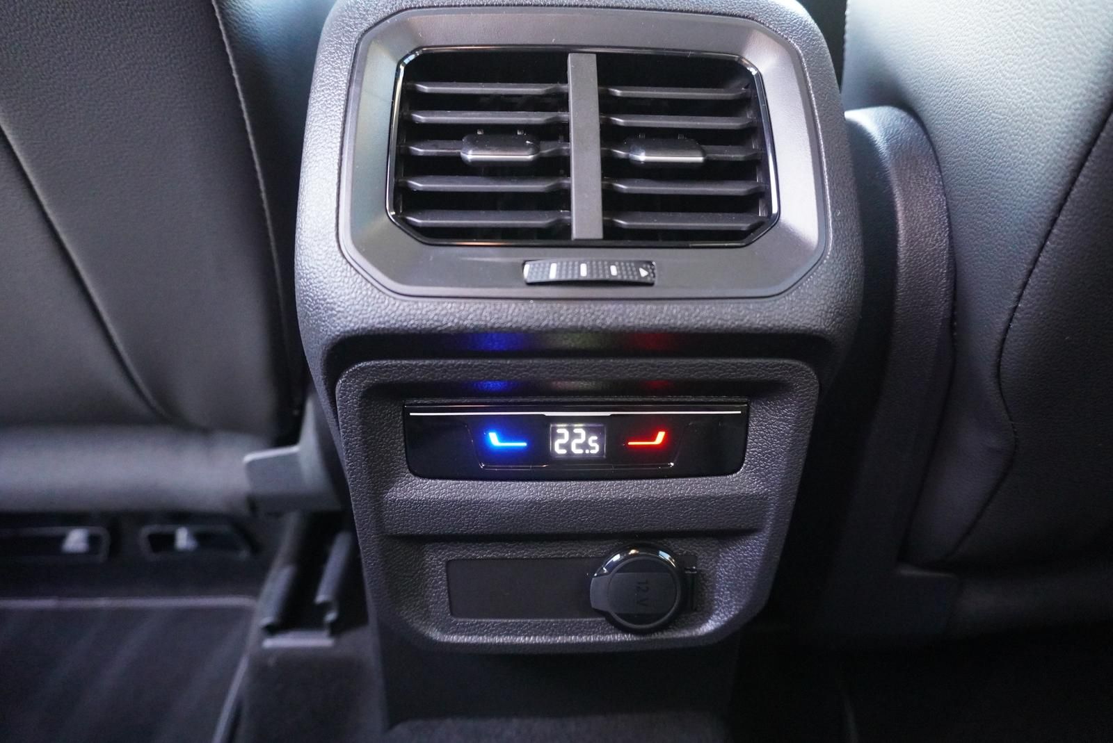 Volkswagen Tiguan 1.5 TSI DSG R-LINE - Samsaru's Car Outlet