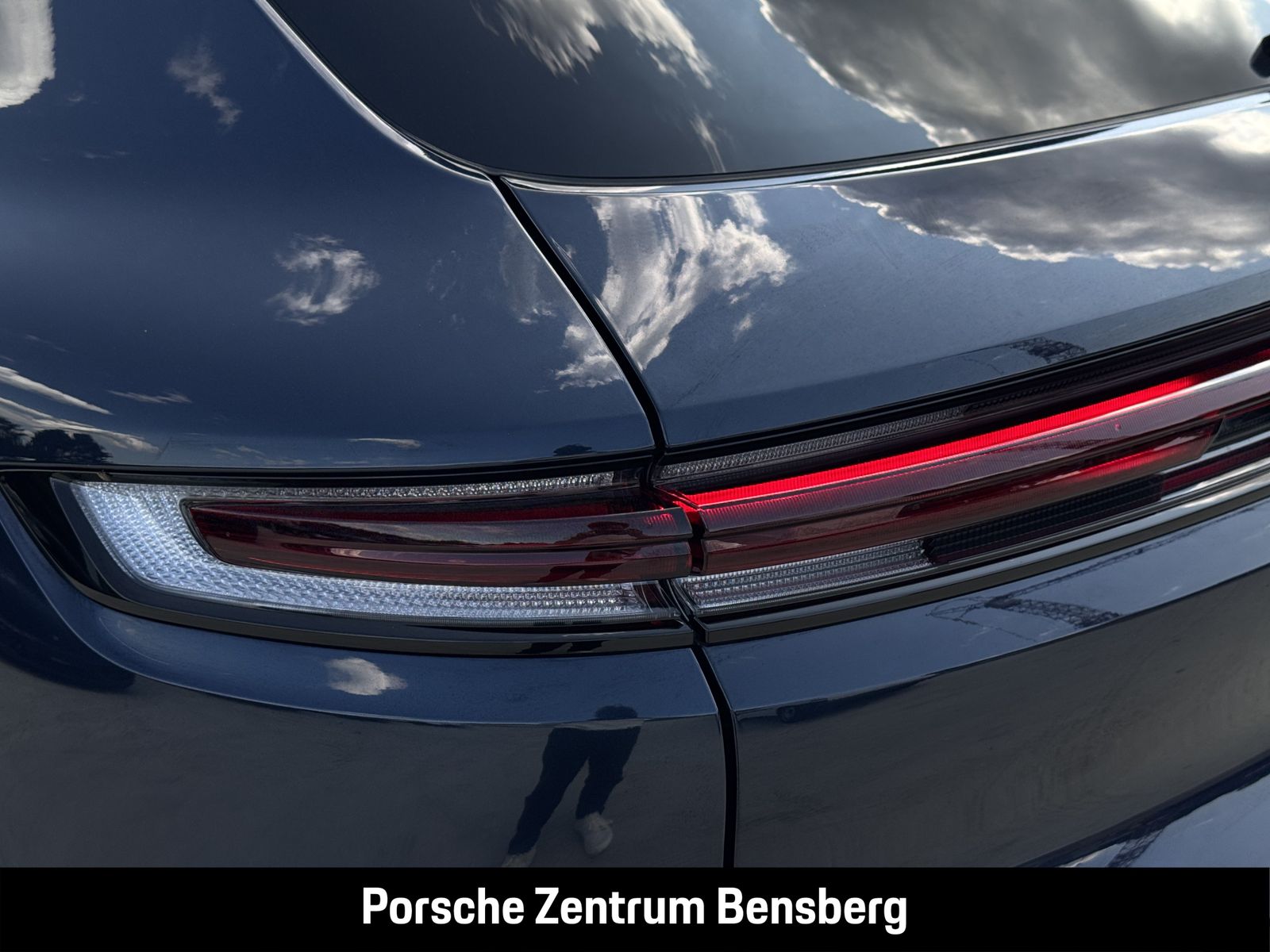 Porsche Cayenne E-Hybrid AHK Pano HUD Matrix SurroundVie