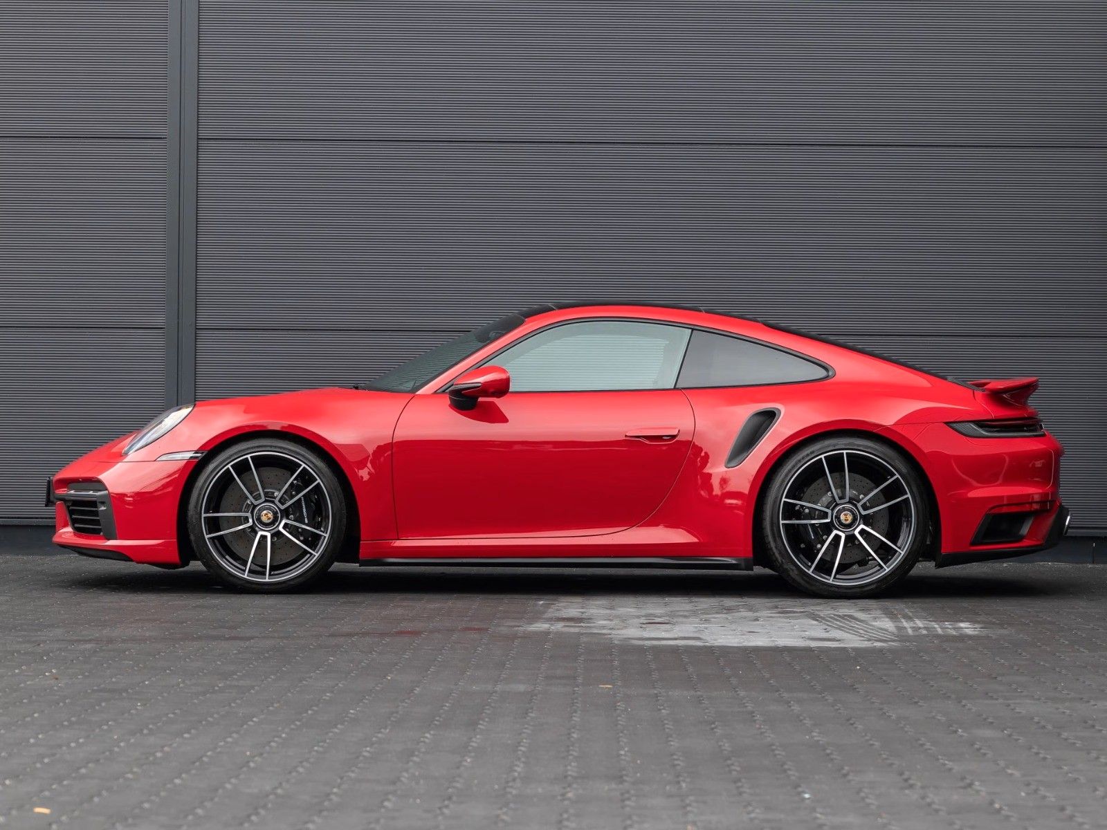 Porsche 992 911 Turbo S - Samsaru's Car Outlet