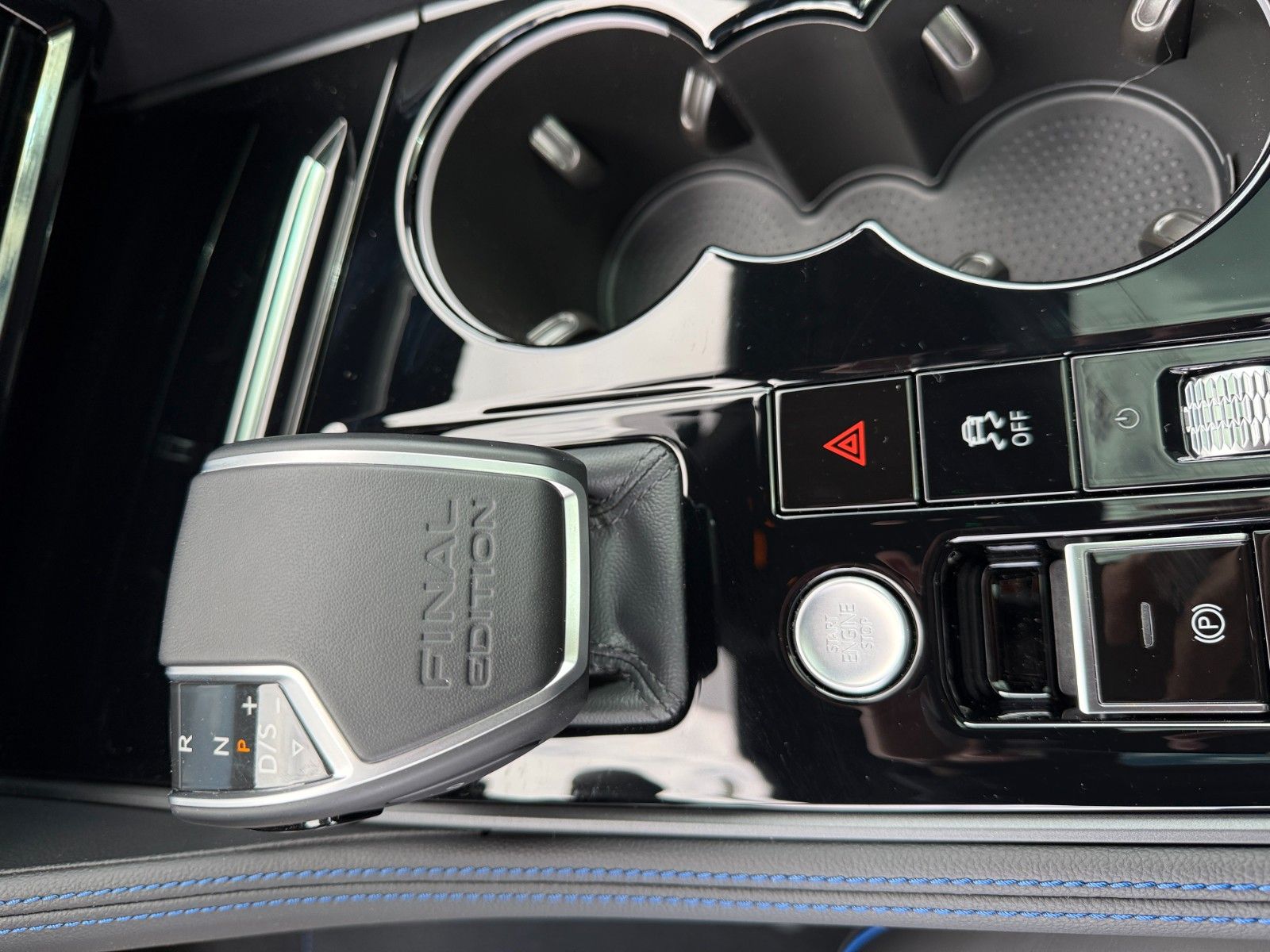 Volkswagen Touareg R eHYBRID+FINAL EDITION+AHK+PANO
