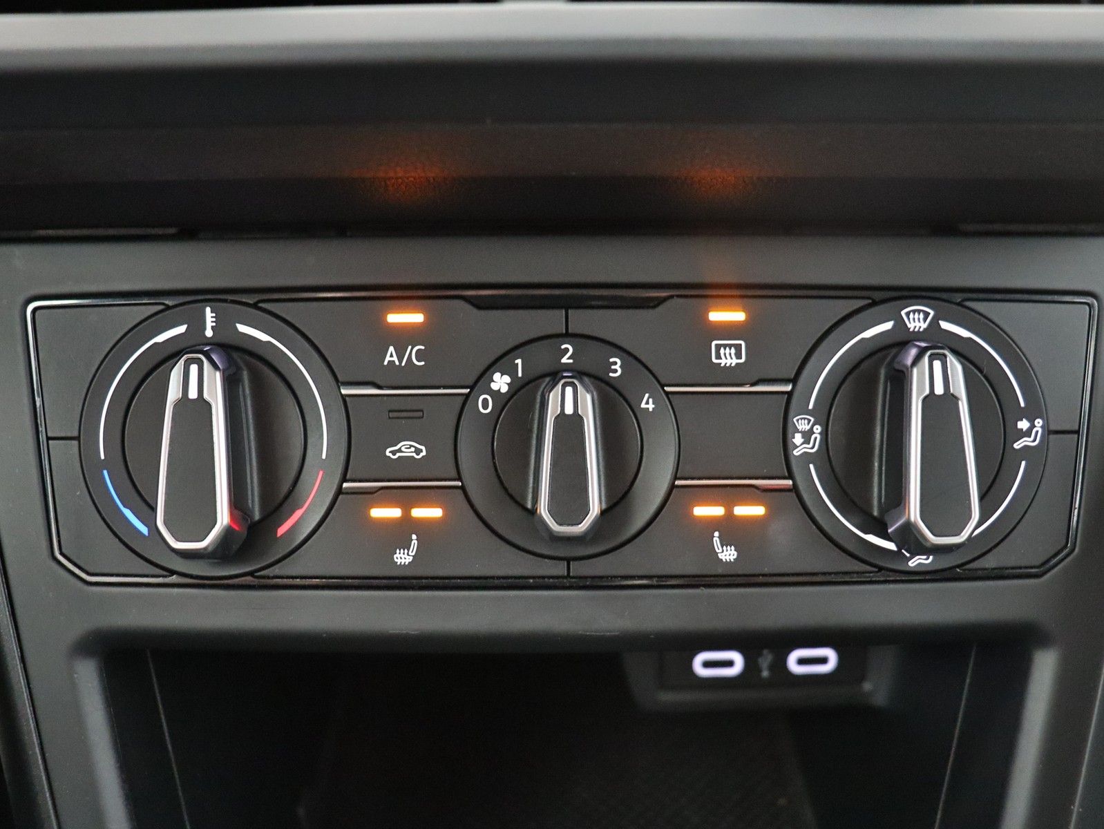Volkswagen Taigo 1.0 l TSI - Samsaru's Car Outlet