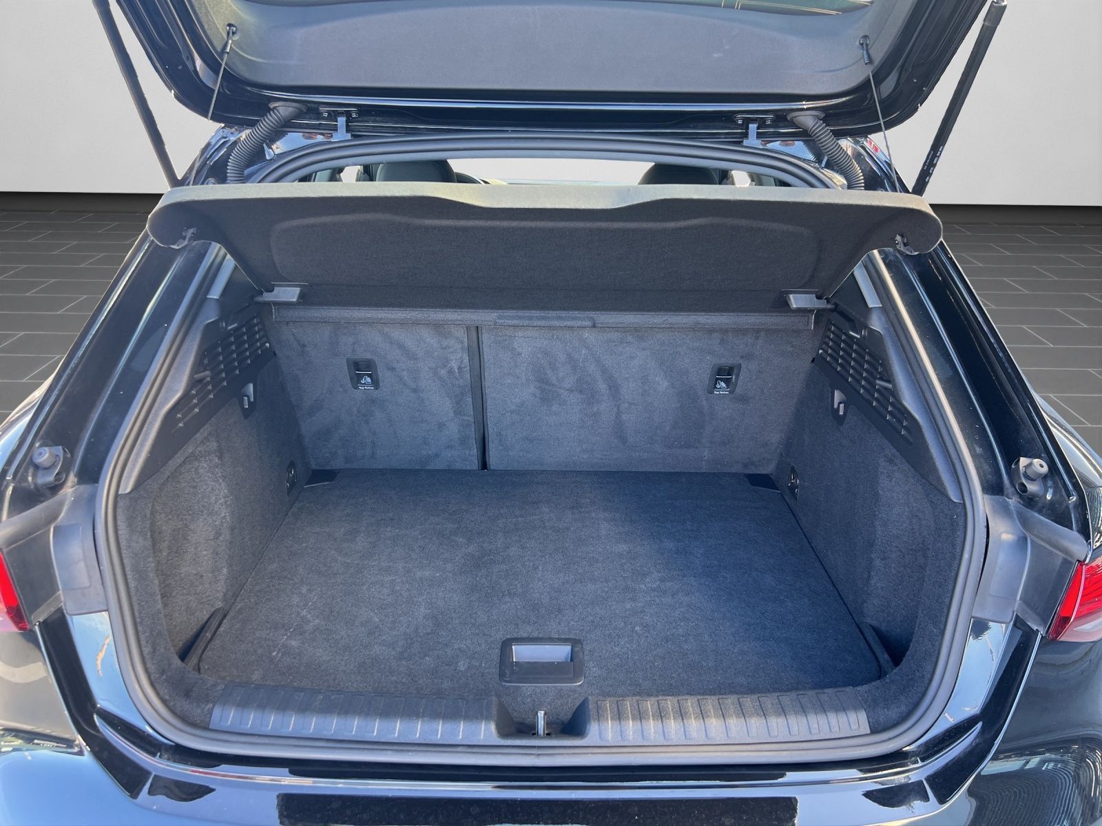 Audi A3 Sportback 30 TFSI S tronic PDC SITZHZG NAVI P