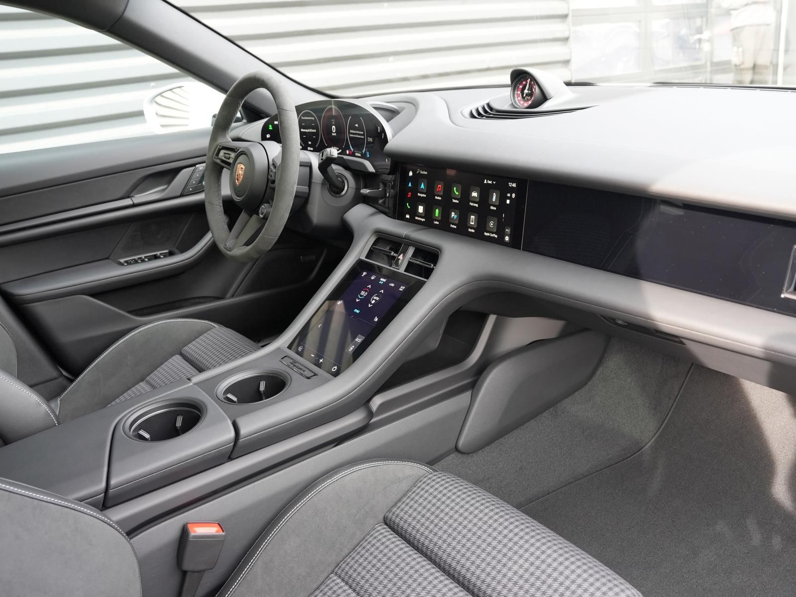 Porsche Taycan 4S Cross Turismo InnoDrive Surround-View