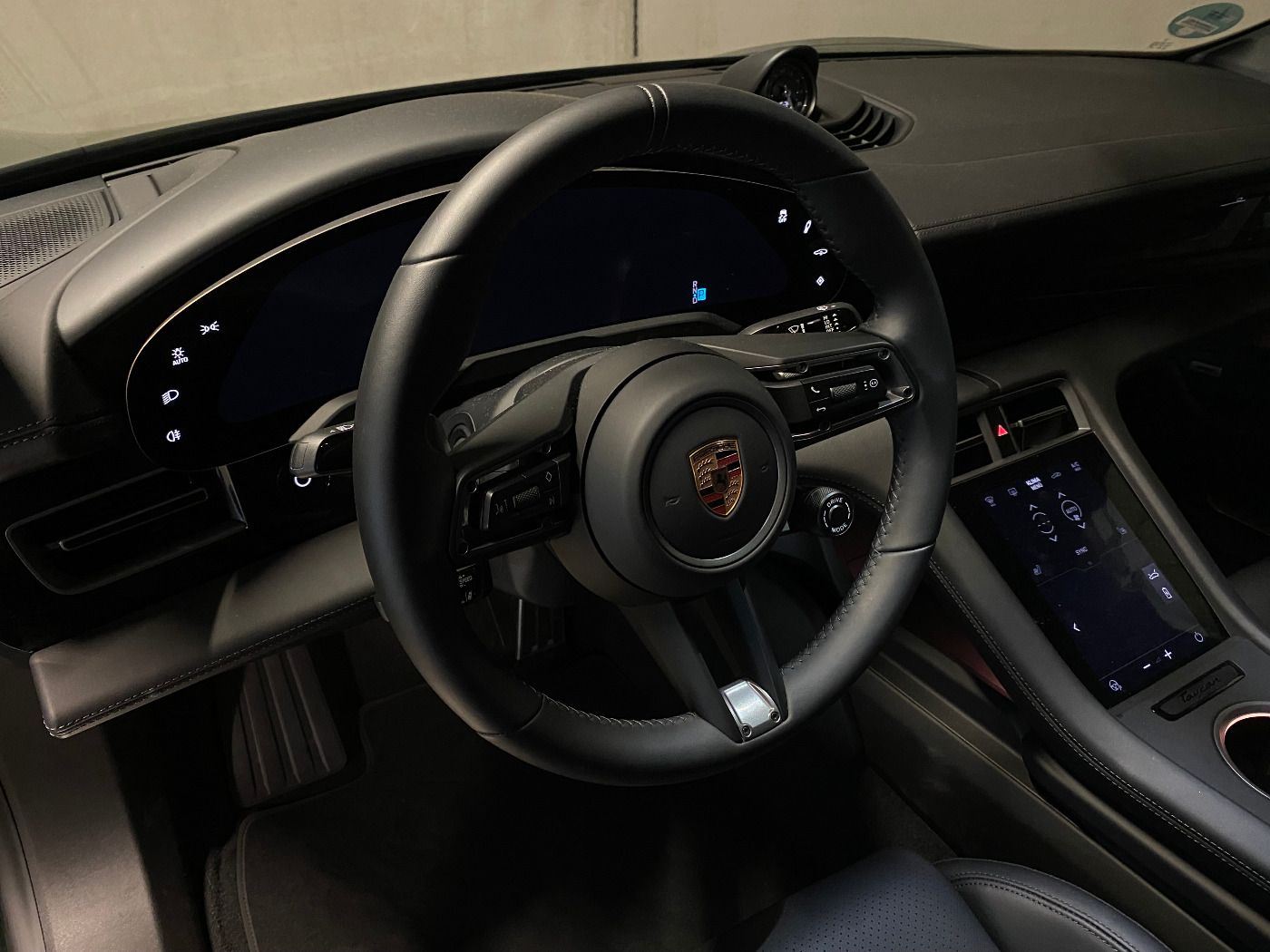 Porsche Taycan 4S | Hinterachslenkung | Panoramadach |