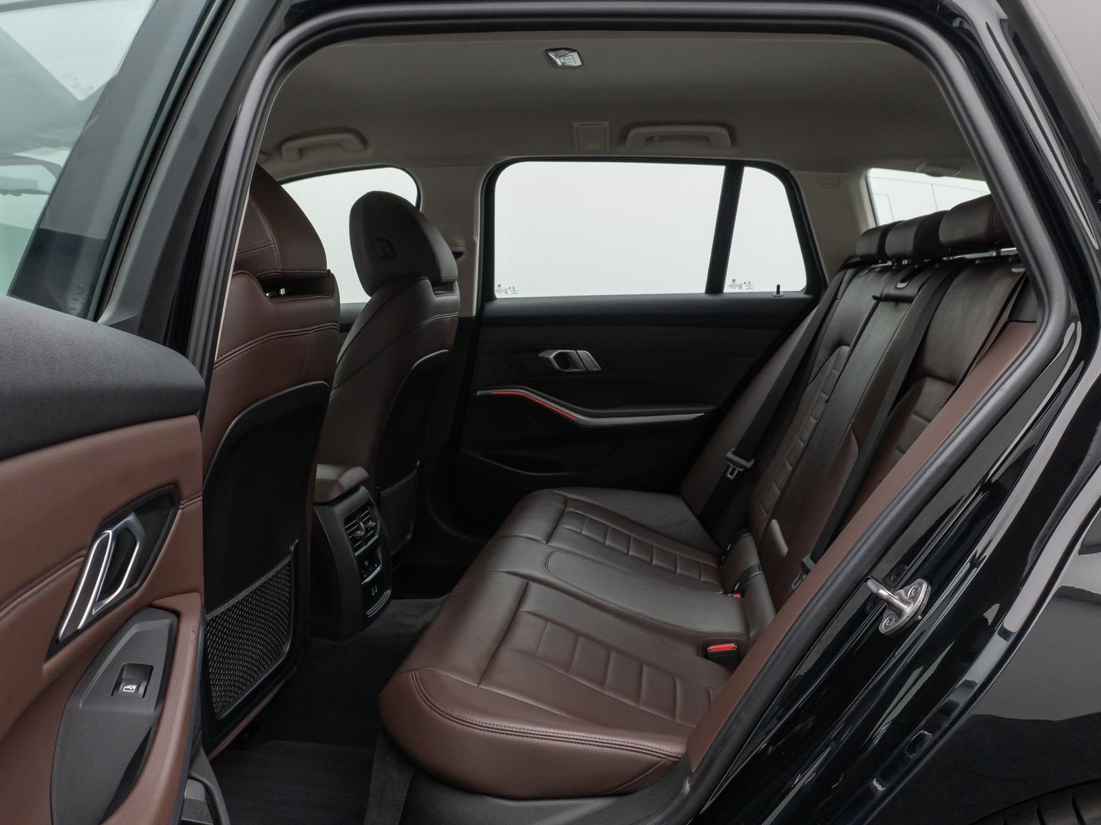 BMW 320d xD Sport Line - Samsaru's Car Outlet