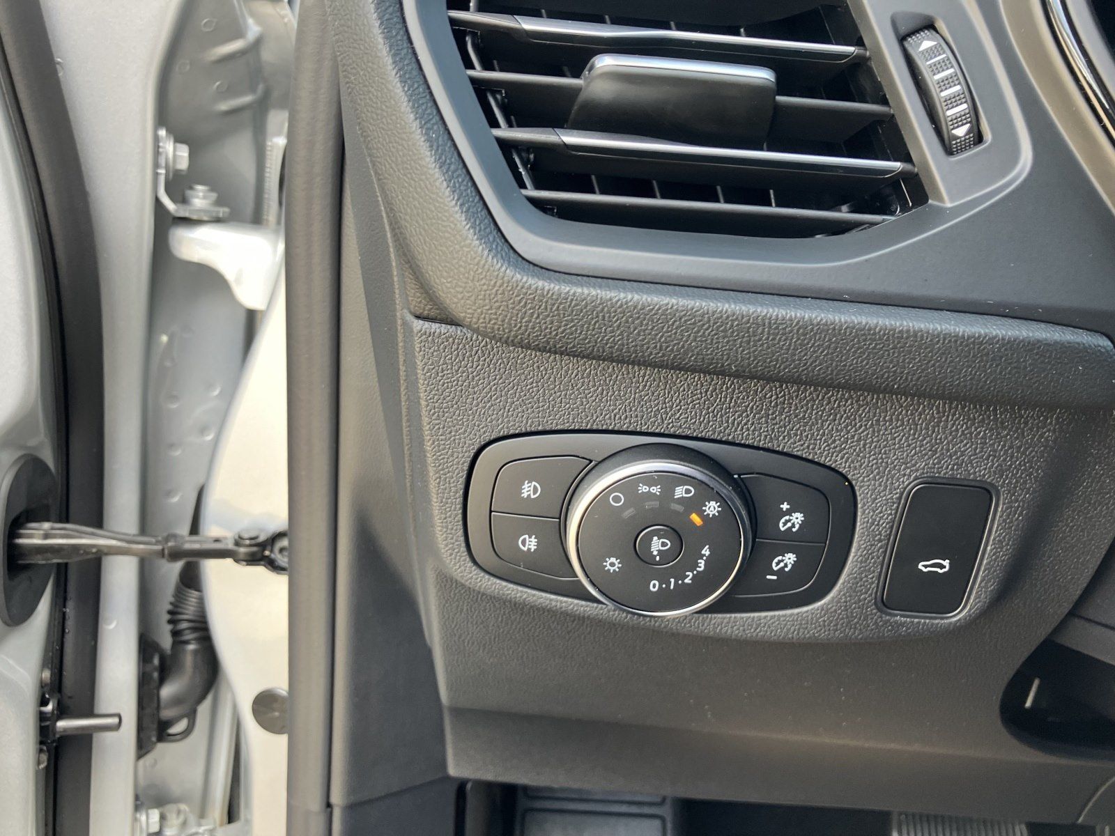 Ford Focus 1.0 Mhd ST-Line X HUD+WIPA+SHZ+TWA