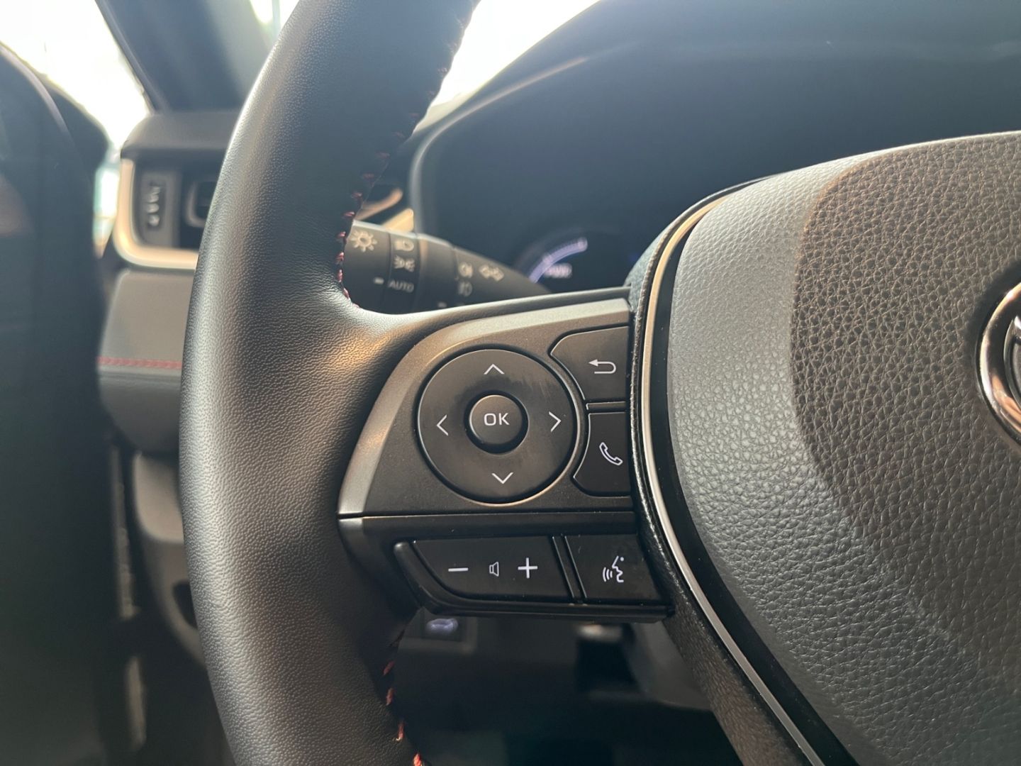 Toyota RAV 4 Plug-in-Hybrid 4x4 Technik - Samsaru's Car Outlet
