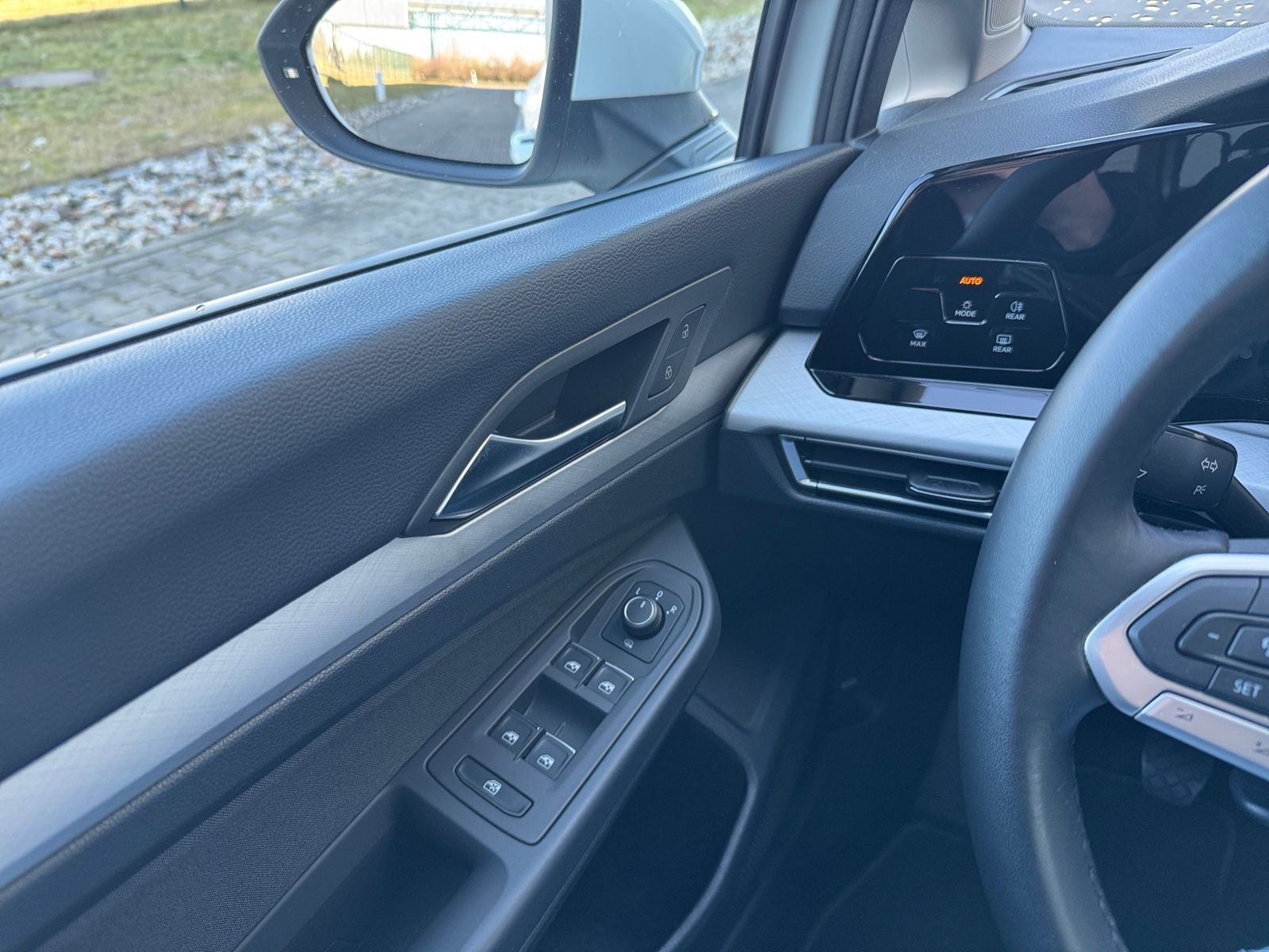 Volkswagen Golf VIII Variant 2.0 TDI - Samsaru's Car Outlet
