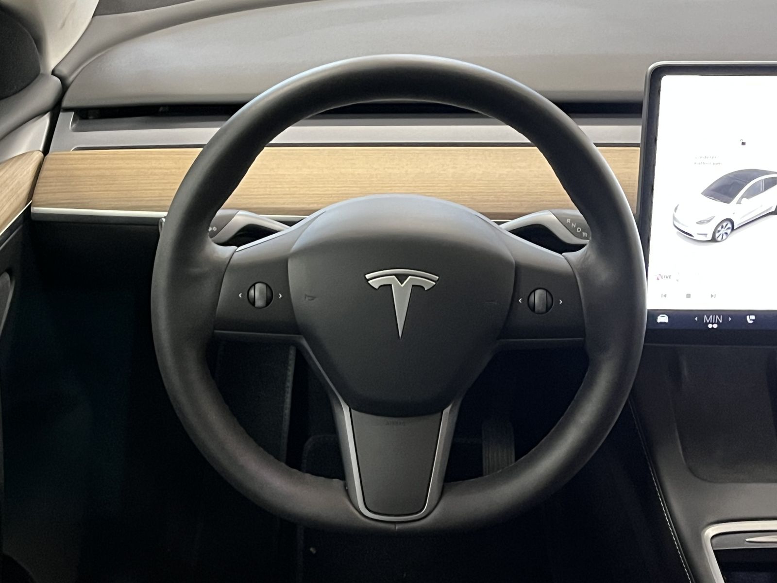 Tesla Model Y Maximale Reichweite Dual AWD ACC Pano