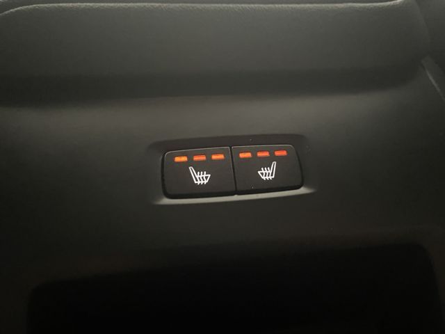 Volvo XC60 Core AWD 2.0 NAVI+SITZHEIZ+KAMERA+AHK+LED