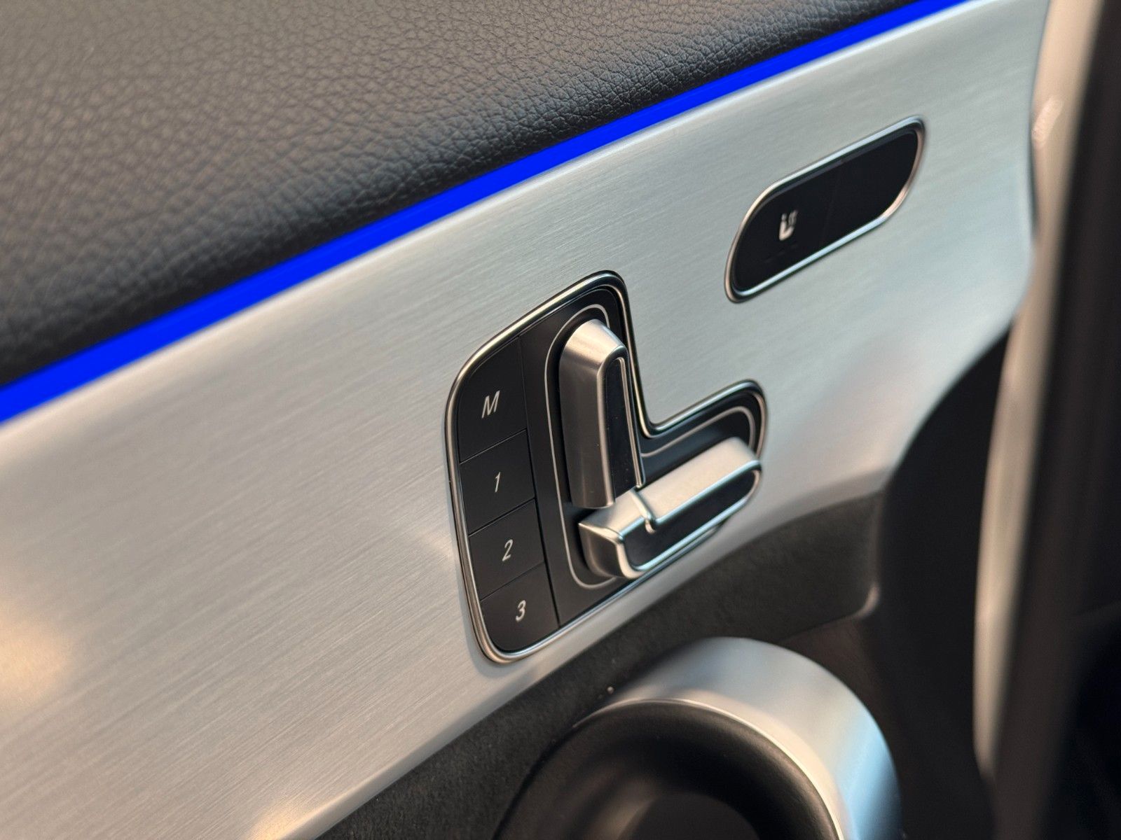Mercedes-Benz A 200 AMG Line - Samsaru's Car Outlet