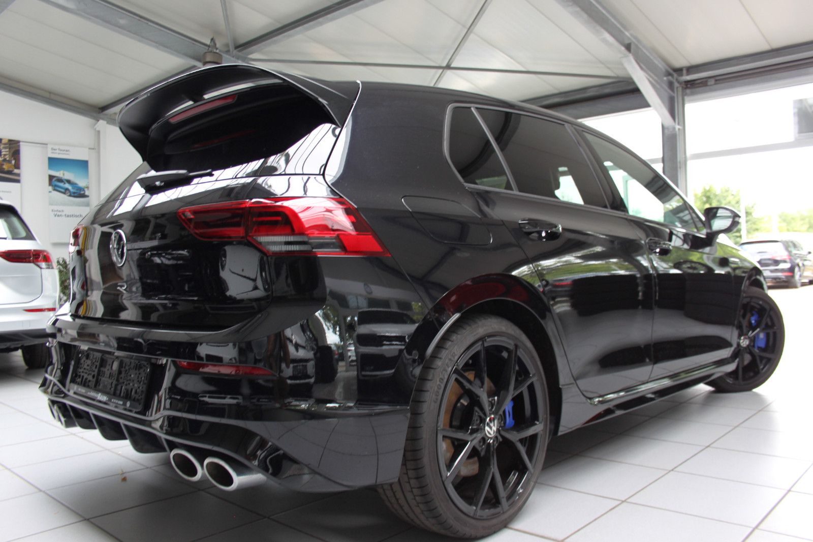Volkswagen Golf VIII Lim./R/BLCKSTYLE/DSG/LEDER/R-PERFO-PAK
